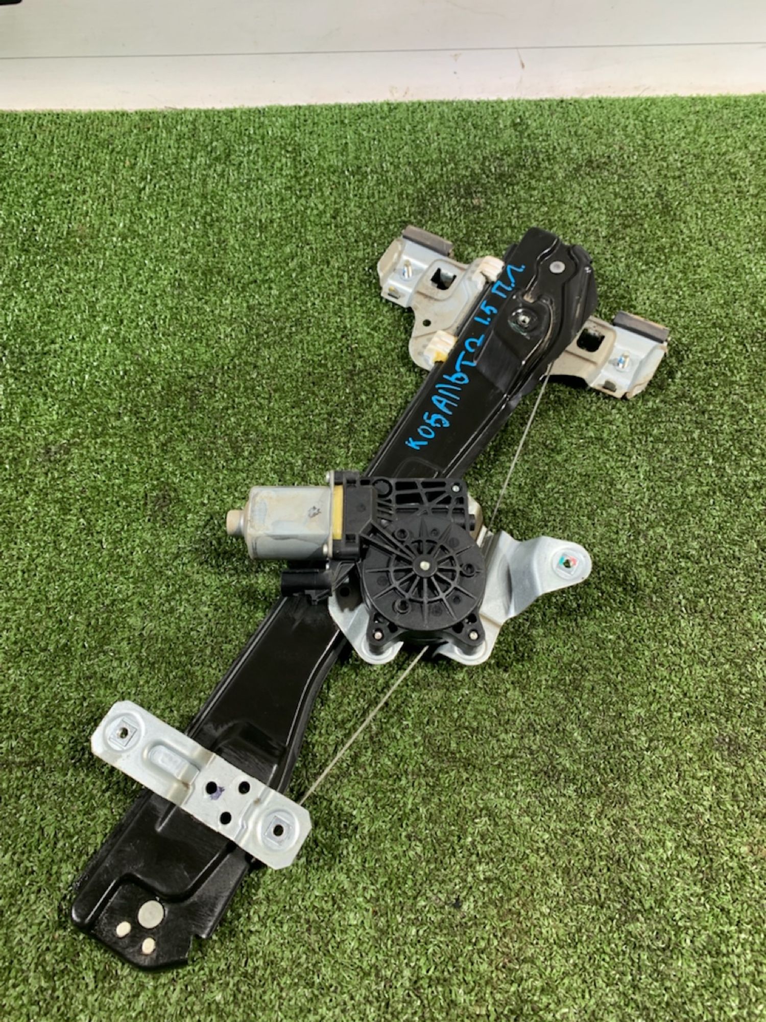https://gcs.partsauto.market/rn-stockpro.appspot.com/thmbs/userImages/7493bedda53ffbba18042670cc6fed05/part/c0bb72d8-ed14-4347-99d4-230e05b601dc_1733473937343.jpg