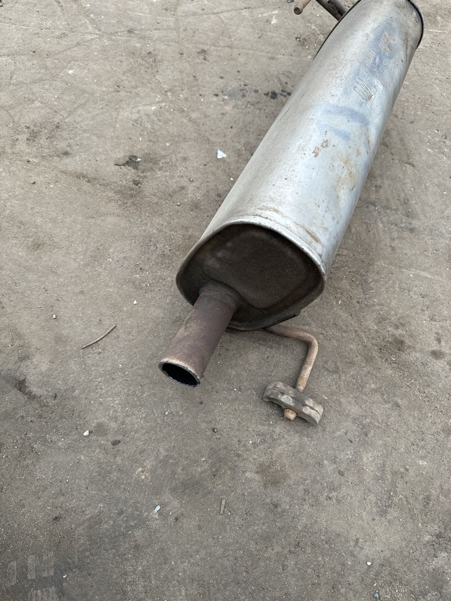 https://gcs.partsauto.market/rn-stockpro.appspot.com/thmbs/userImages/7493bedda53ffbba18042670cc6fed05/part/c5f4aaa6-e678-4482-98d5-d85790e2f1f4_1743508118275.jpg