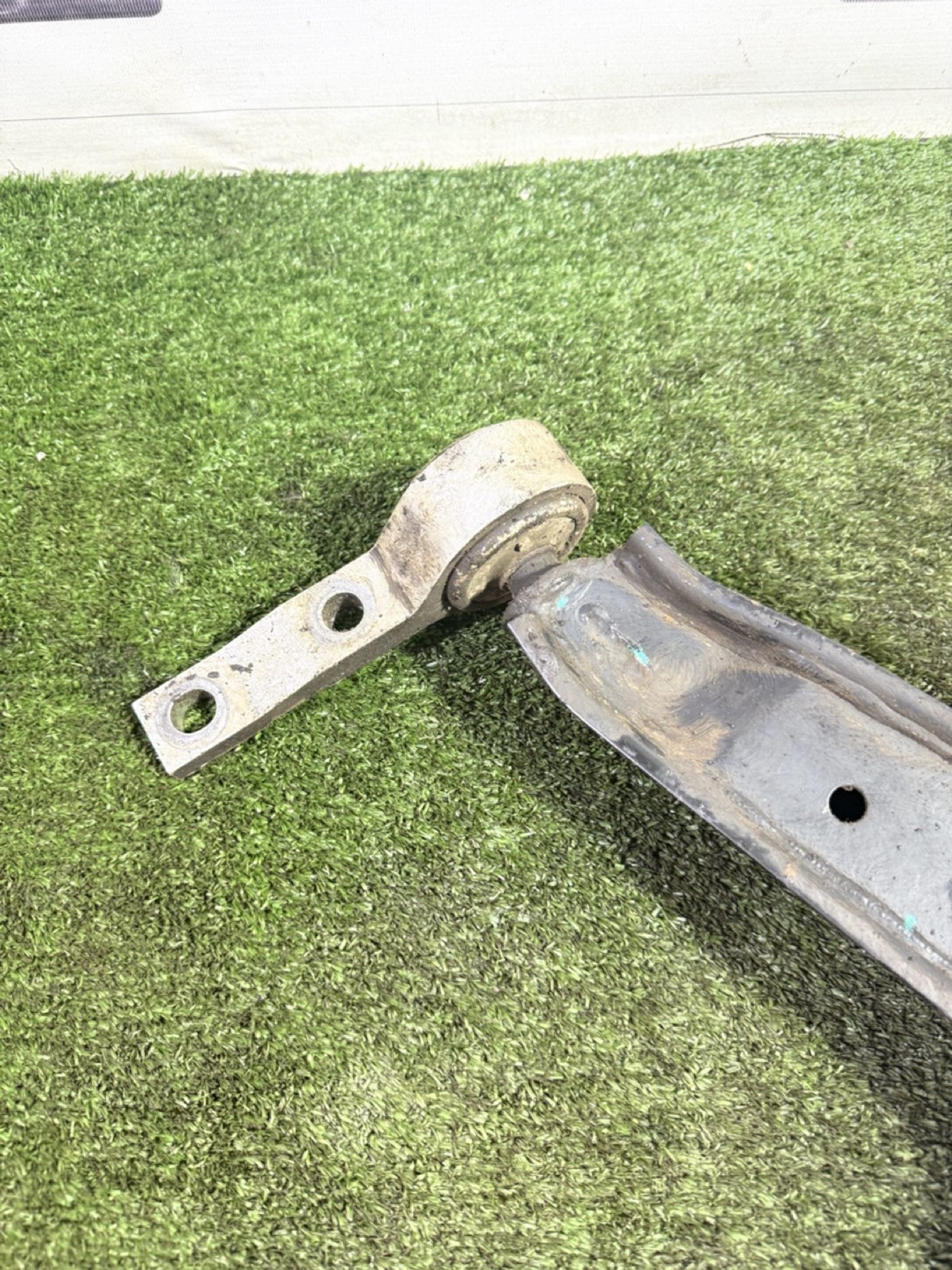 https://gcs.partsauto.market/rn-stockpro.appspot.com/thmbs/userImages/7493bedda53ffbba18042670cc6fed05/part/c65745bf-a93f-4632-8908-3ebb521ebcad_1749132631275.jpg