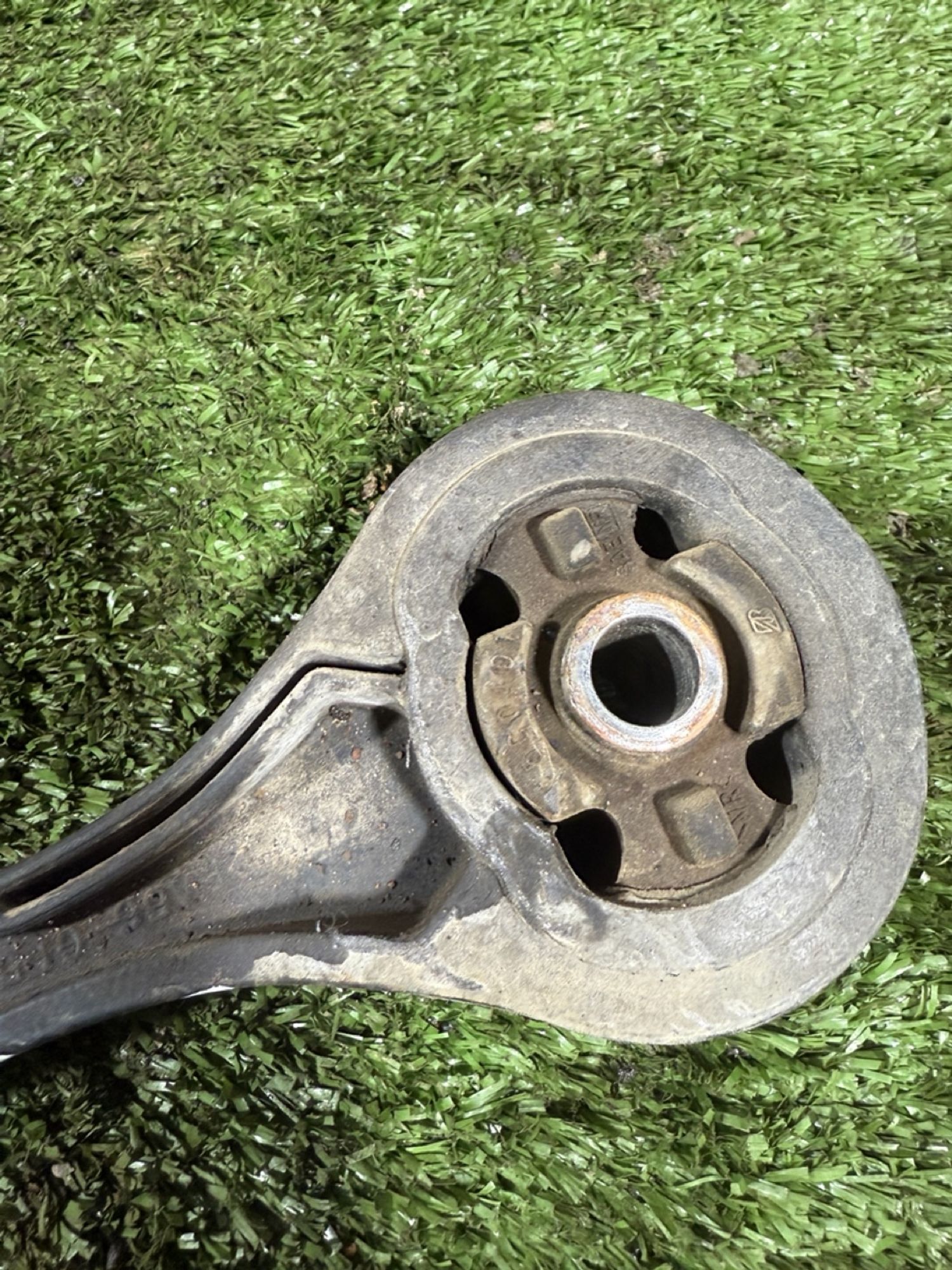 https://gcs.partsauto.market/rn-stockpro.appspot.com/thmbs/userImages/7493bedda53ffbba18042670cc6fed05/part/cb122c82-1d9a-4d32-a640-63621bf7d515_1740577657426.jpg