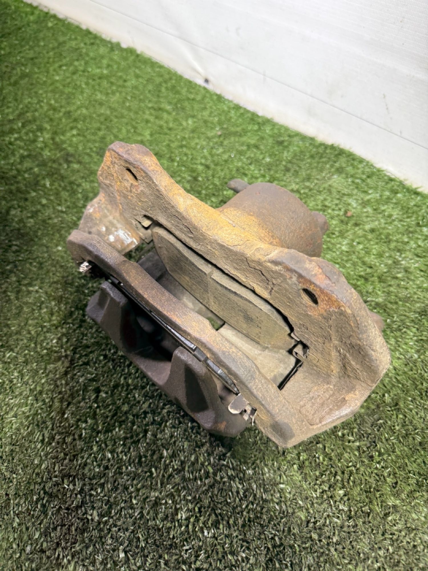 https://gcs.partsauto.market/rn-stockpro.appspot.com/thmbs/userImages/7493bedda53ffbba18042670cc6fed05/part/cd7b9075-4b18-4660-bde7-58c2735cd431_1746627045871.jpg