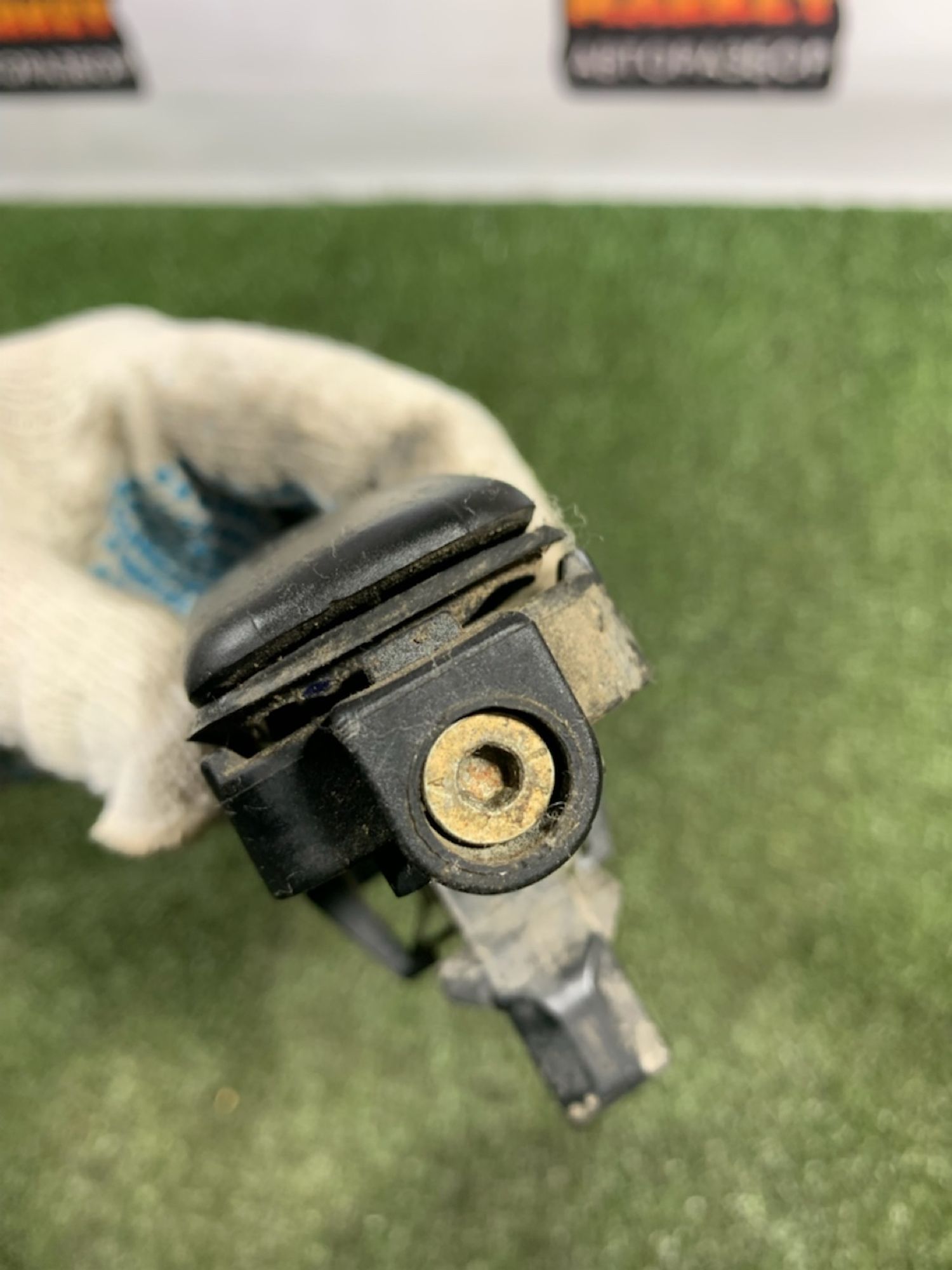 https://gcs.partsauto.market/rn-stockpro.appspot.com/thmbs/userImages/7493bedda53ffbba18042670cc6fed05/part/ce65fe9f-7f9d-41e4-a22e-52820c0cdd5e_1736779419775.jpg