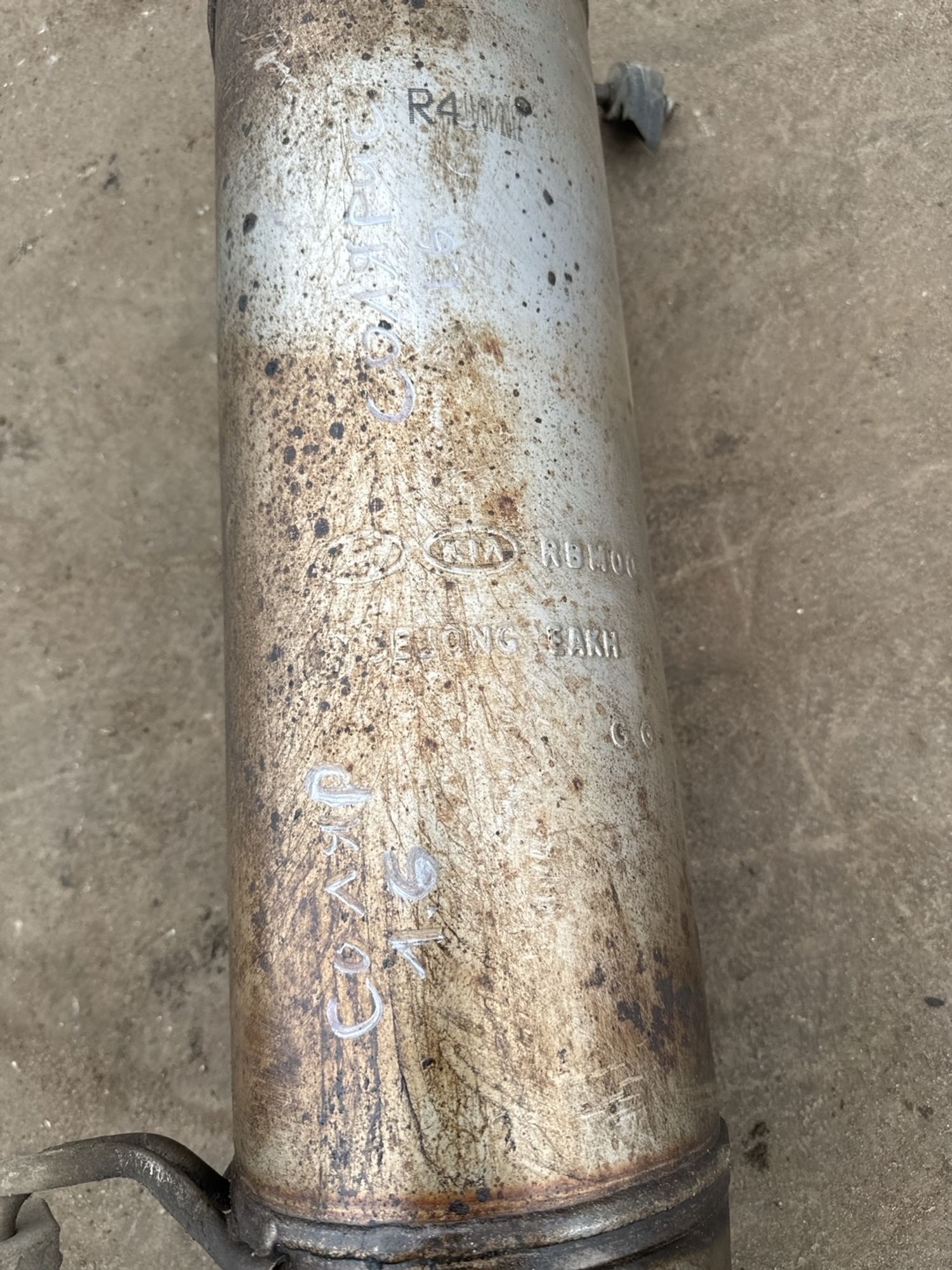 https://gcs.partsauto.market/rn-stockpro.appspot.com/thmbs/userImages/7493bedda53ffbba18042670cc6fed05/part/cf0e841f-8140-4076-bc97-858a6a546421_1743508293461.jpg