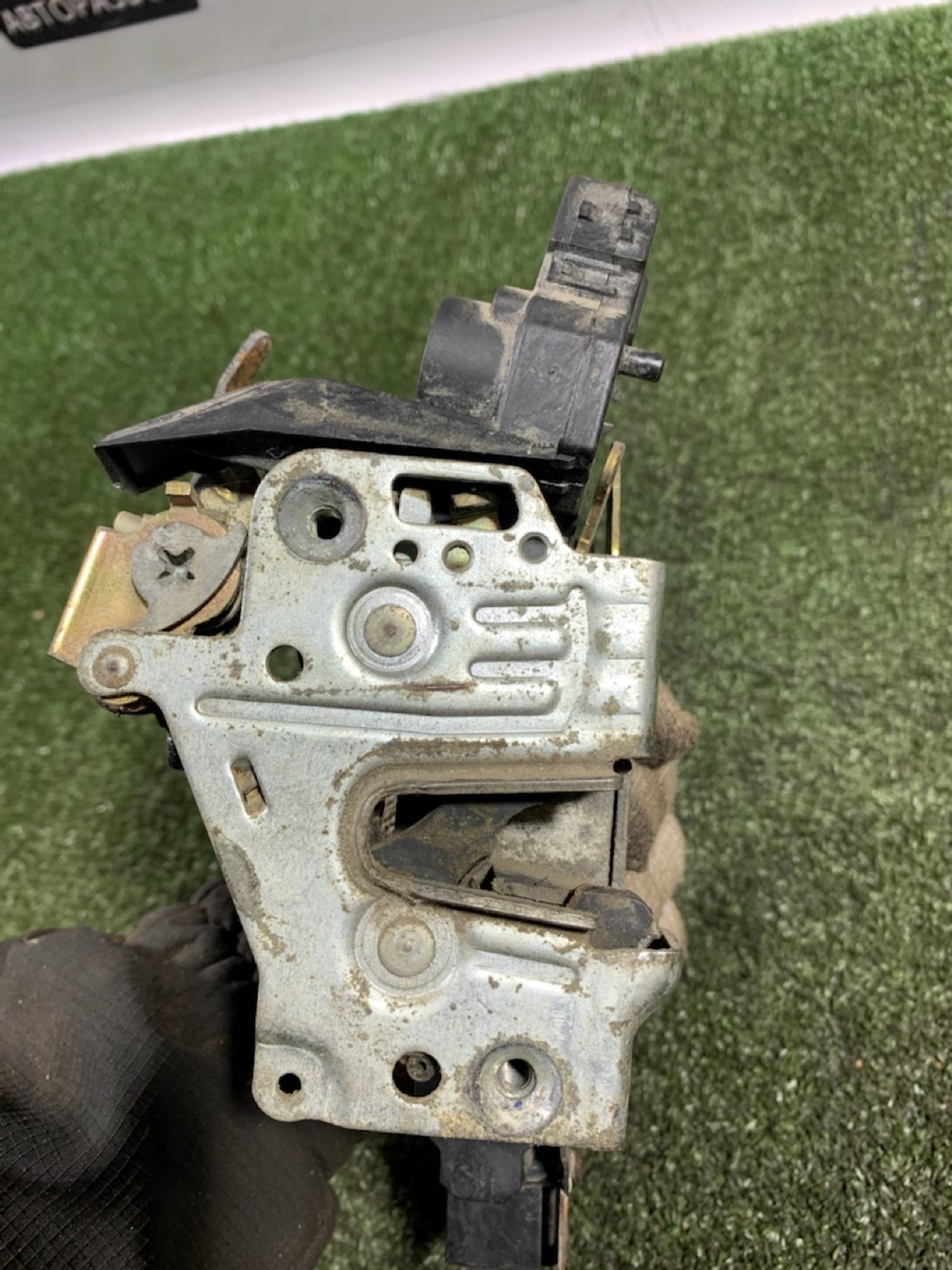 https://gcs.partsauto.market/rn-stockpro.appspot.com/thmbs/userImages/7493bedda53ffbba18042670cc6fed05/part/d0eefa08-7940-4985-905e-d6973f14cb8f_1736425932302.jpg