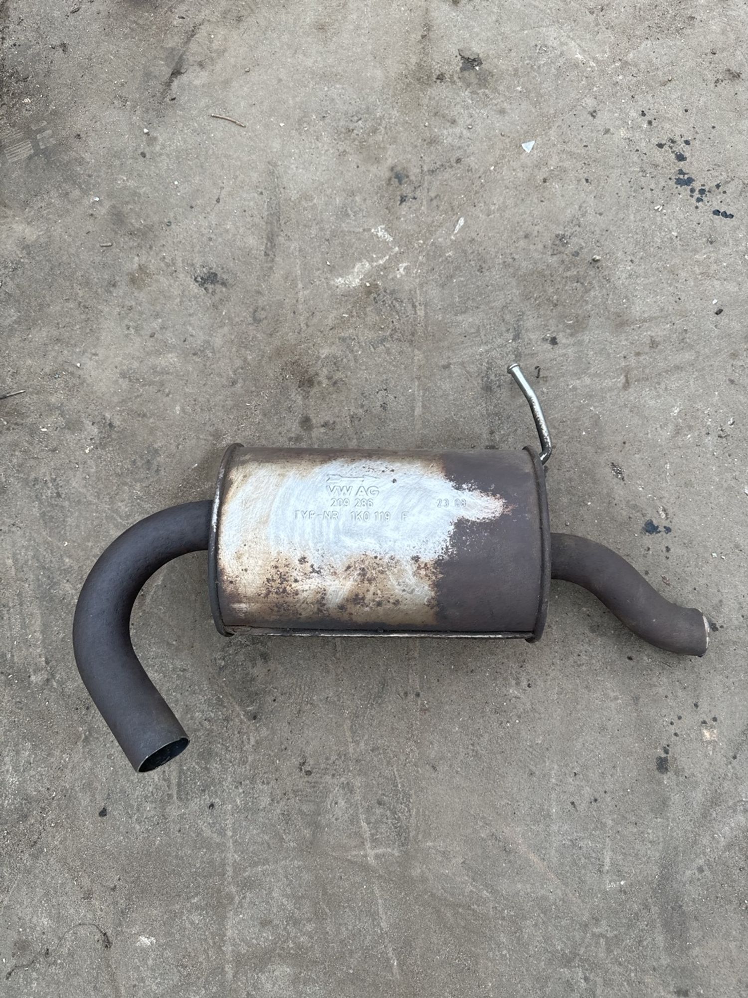 https://gcs.partsauto.market/rn-stockpro.appspot.com/thmbs/userImages/7493bedda53ffbba18042670cc6fed05/part/d1d41119-9f1e-475c-9348-680af7e7a12d_1743507854607.jpg