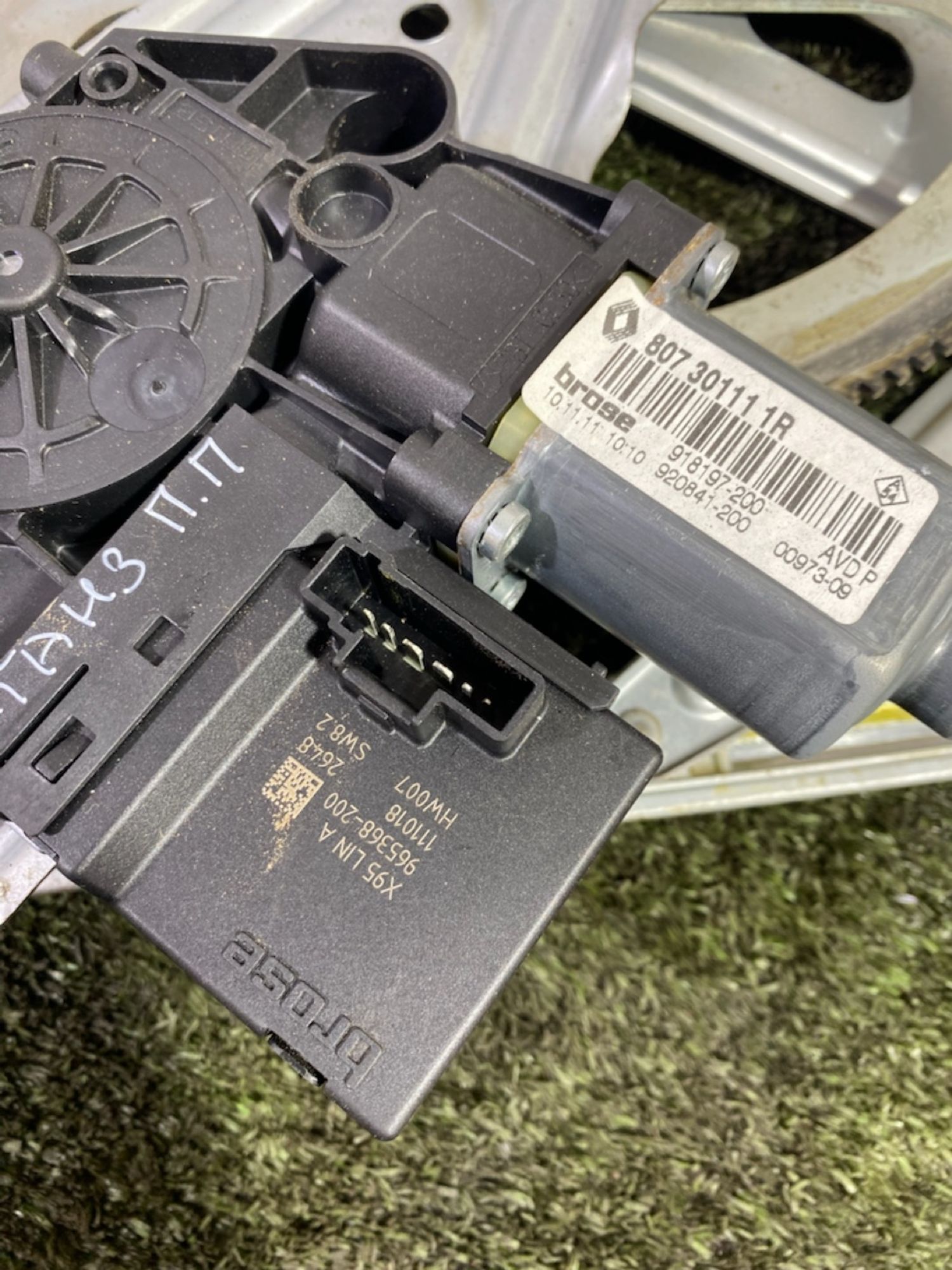 https://gcs.partsauto.market/rn-stockpro.appspot.com/thmbs/userImages/7493bedda53ffbba18042670cc6fed05/part/d948322d-186c-4170-9304-a27d1da657f2_1748616838032.jpg