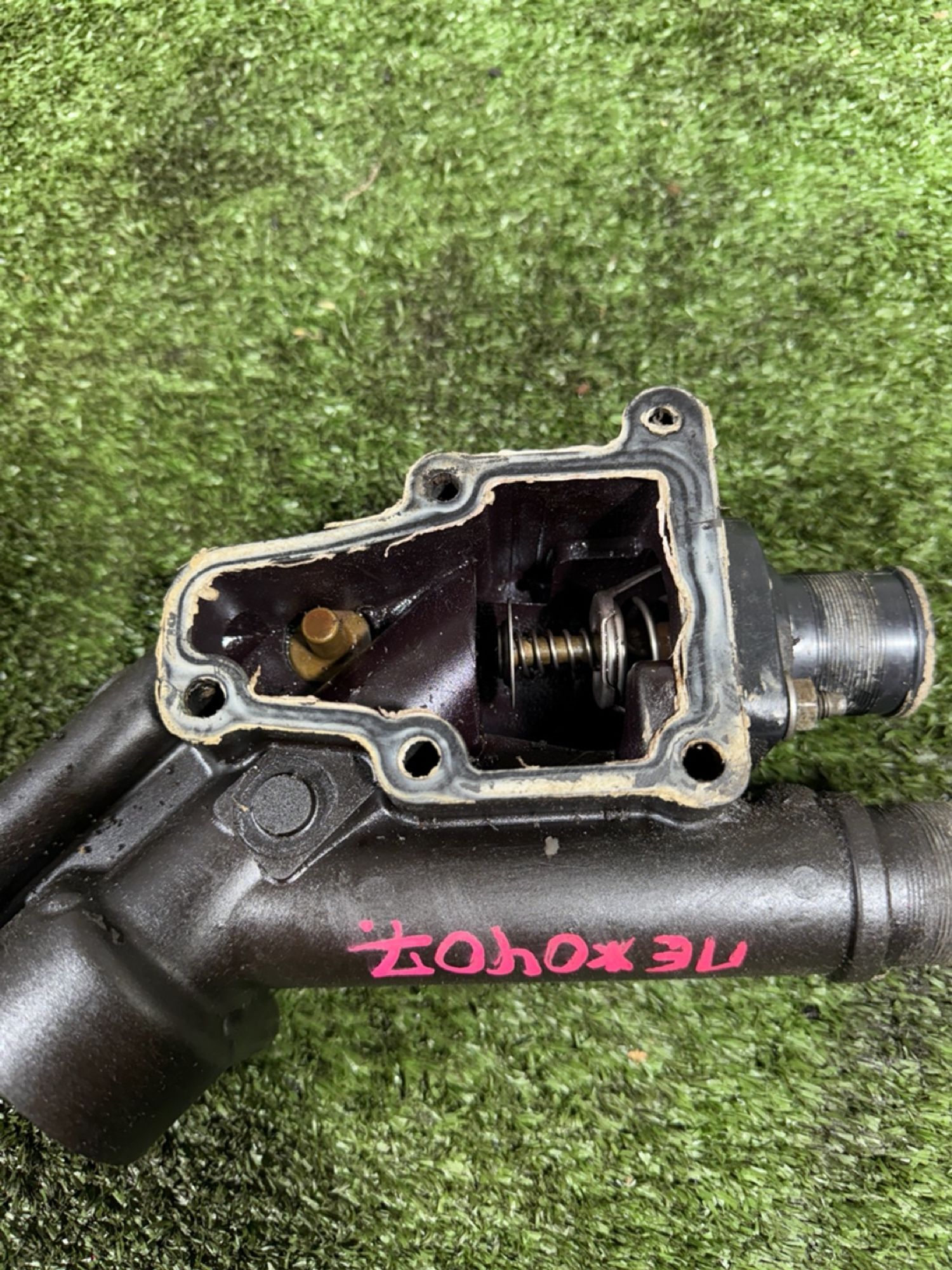 https://gcs.partsauto.market/rn-stockpro.appspot.com/thmbs/userImages/7493bedda53ffbba18042670cc6fed05/part/d9f5c2cf-67ad-44c1-8af1-801f52b81c0e_1742288452391.jpg