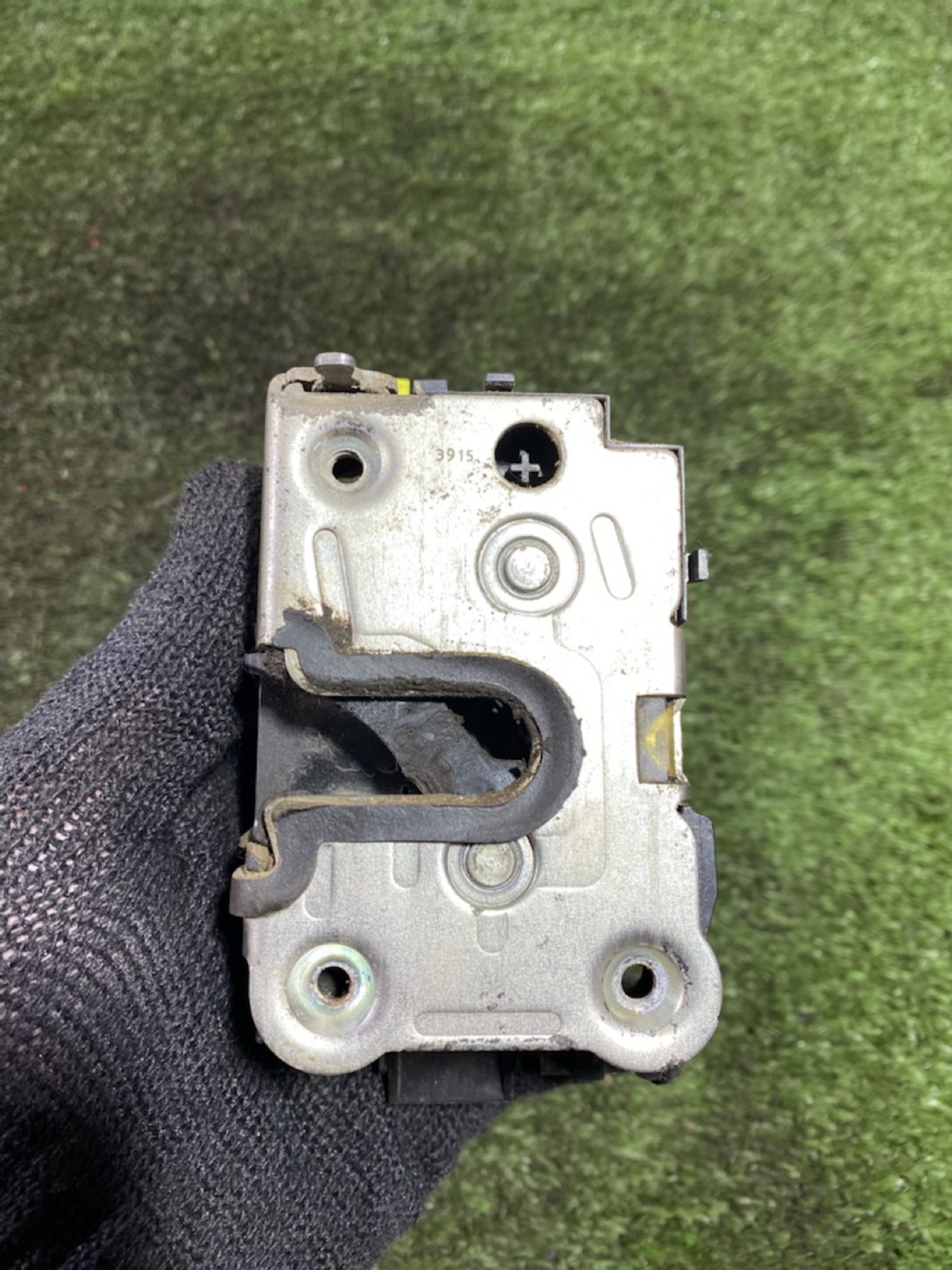 https://gcs.partsauto.market/rn-stockpro.appspot.com/thmbs/userImages/7493bedda53ffbba18042670cc6fed05/part/da066940-2d5c-40a5-9cd7-ade8fd068578_1747310407430.jpg