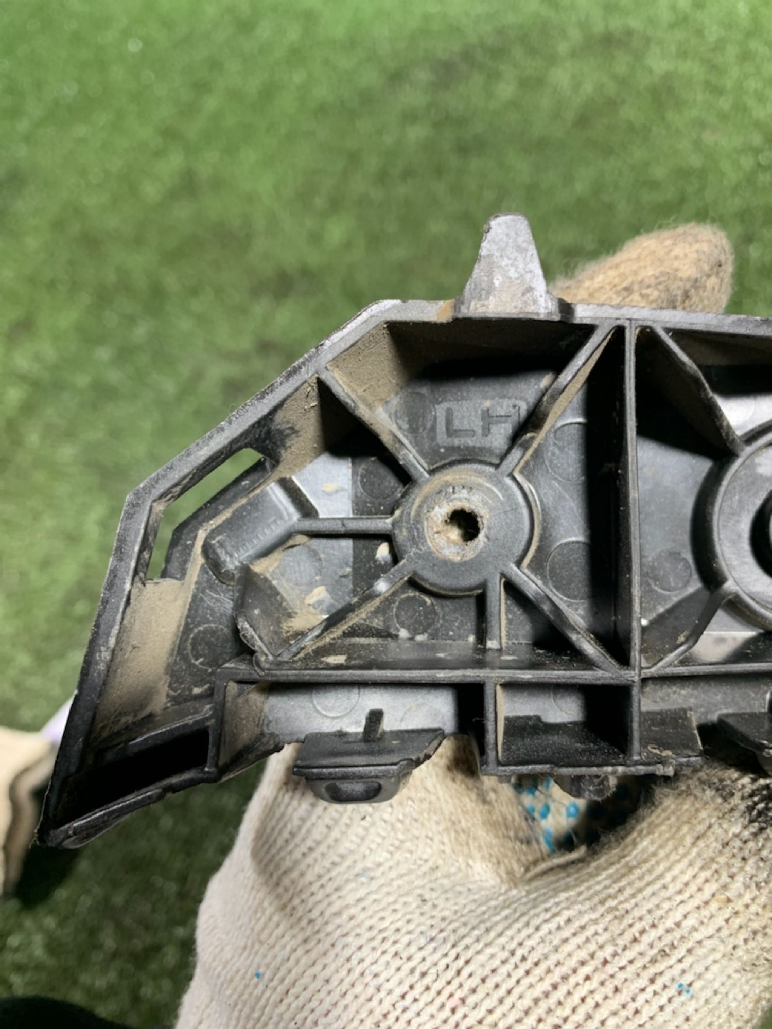 https://gcs.partsauto.market/rn-stockpro.appspot.com/thmbs/userImages/7493bedda53ffbba18042670cc6fed05/part/e106cd1f-79b5-4a13-b842-a2eb07458268_1733820728004.jpg