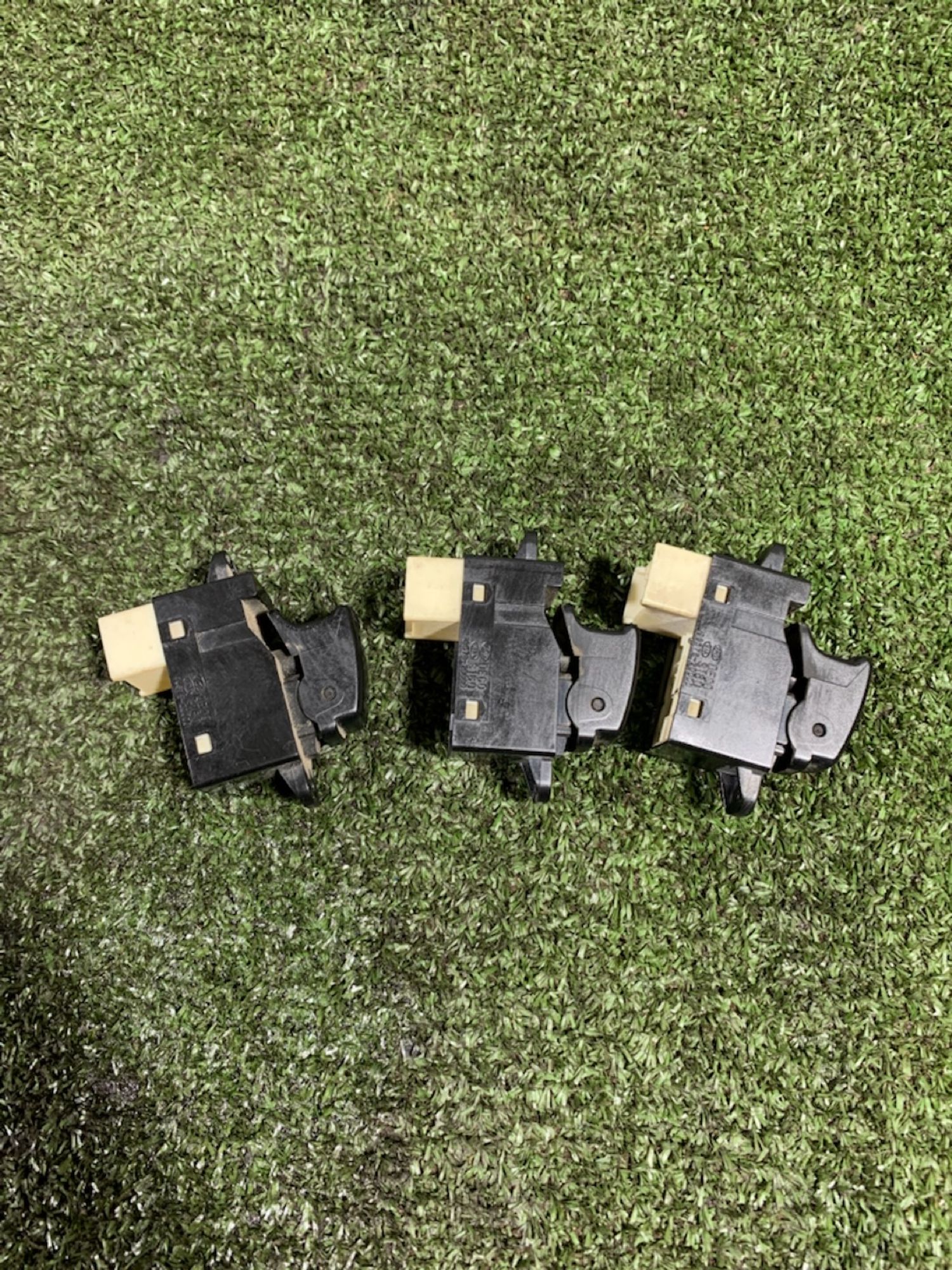 https://gcs.partsauto.market/rn-stockpro.appspot.com/thmbs/userImages/7493bedda53ffbba18042670cc6fed05/part/e14065b7-6762-414d-ac25-8389a6c5219f_1734518110559.jpg