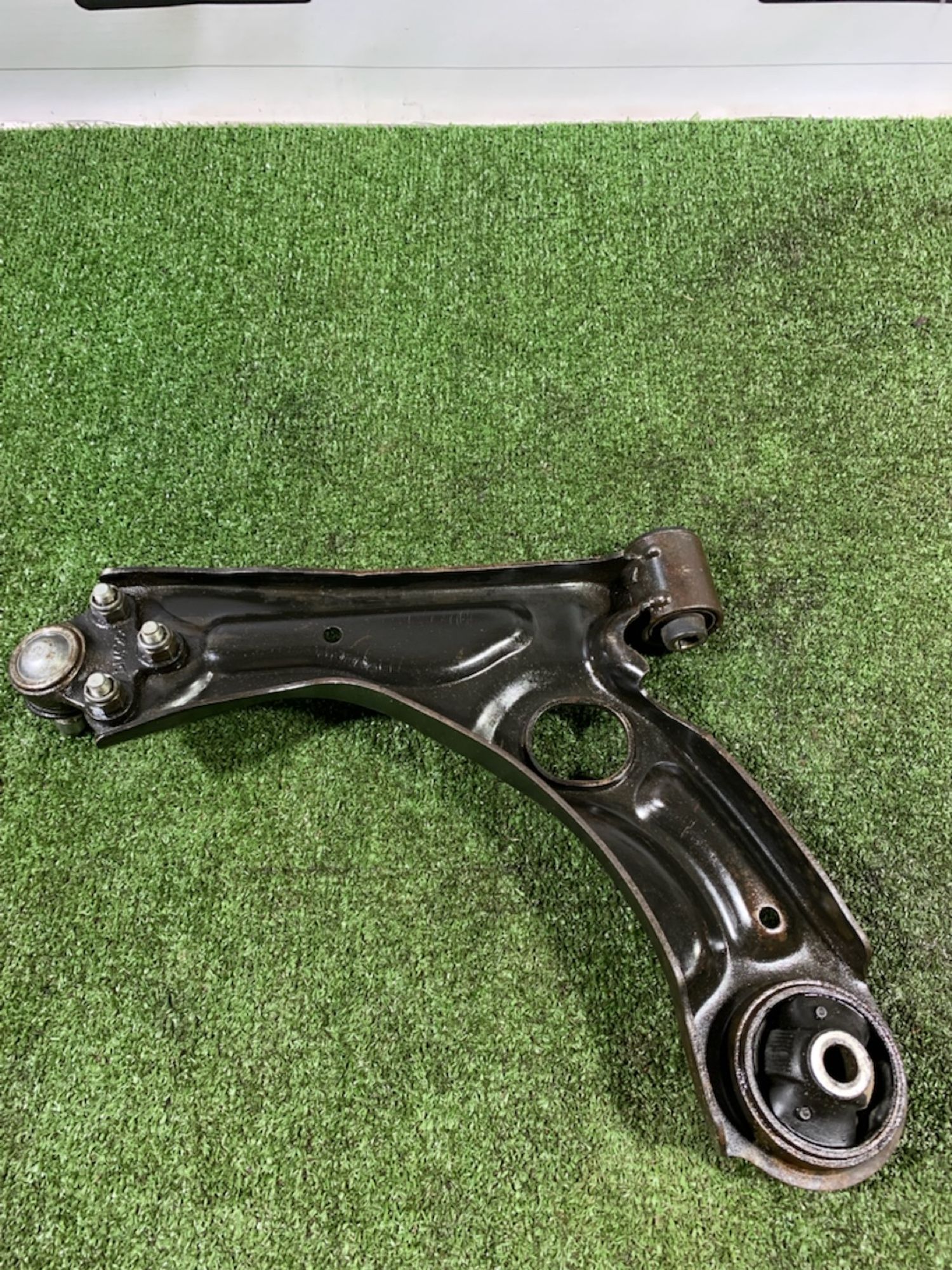 https://gcs.partsauto.market/rn-stockpro.appspot.com/thmbs/userImages/7493bedda53ffbba18042670cc6fed05/part/e671447f-672a-4979-8eab-c87e28e82cee_1733818642722.jpg