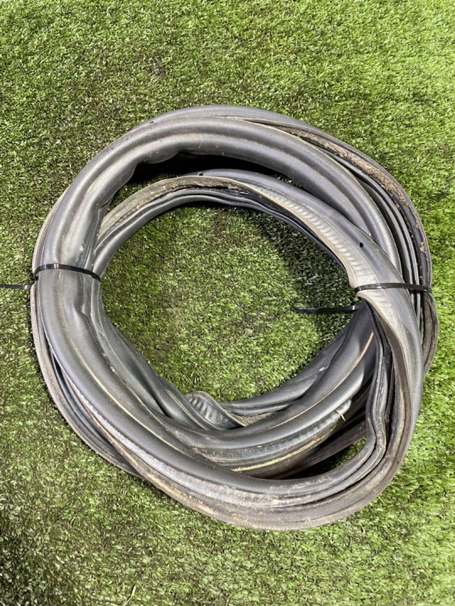 https://gcs.partsauto.market/rn-stockpro.appspot.com/thmbs/userImages/7493bedda53ffbba18042670cc6fed05/part/eaef0780-4853-4eee-b2e8-c4308e53fb03_1744798963644.jpg