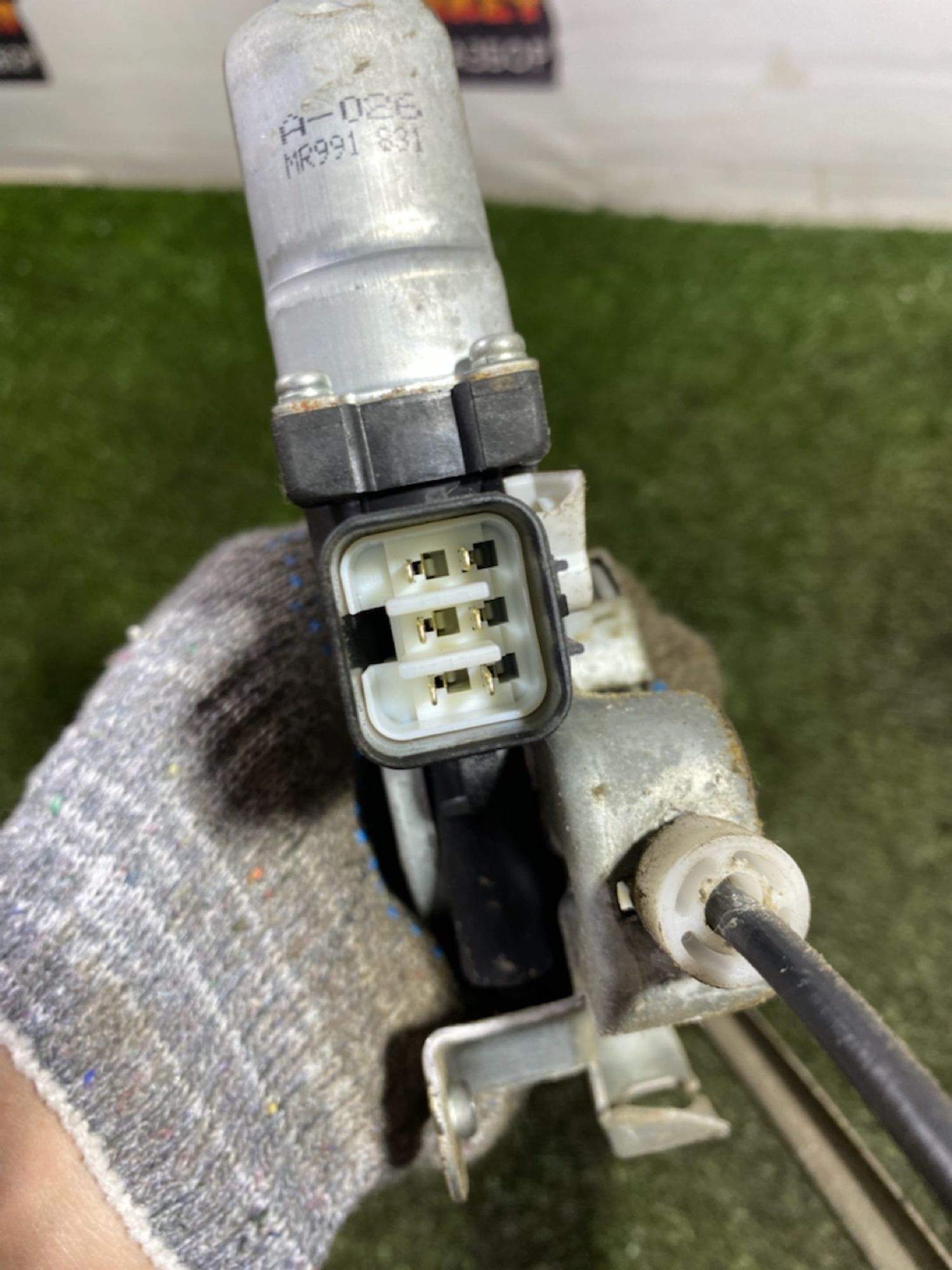 https://gcs.partsauto.market/rn-stockpro.appspot.com/thmbs/userImages/7493bedda53ffbba18042670cc6fed05/part/f326b74b-435e-4e2a-a872-24794541ff39_1749559007187.jpg
