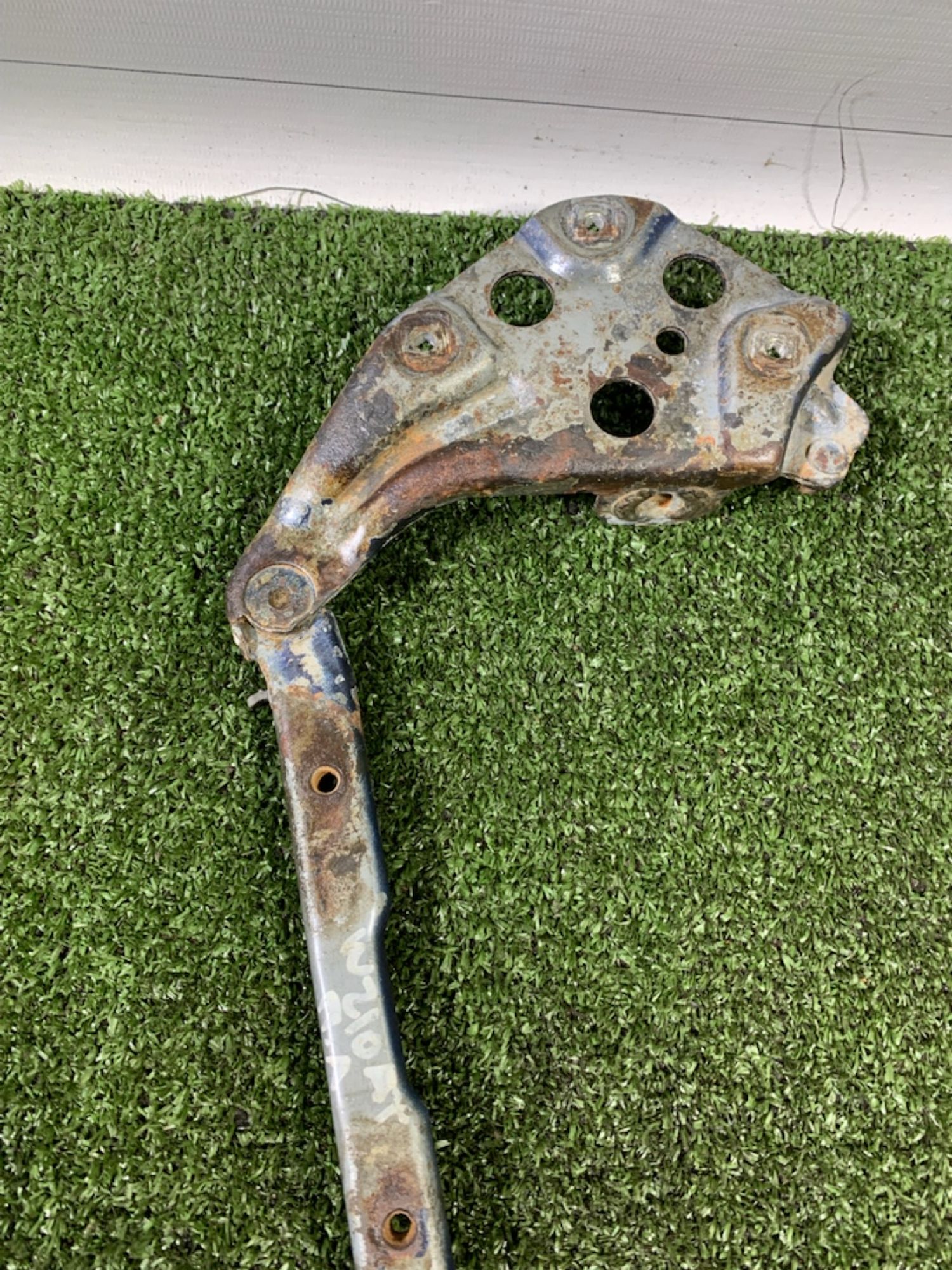 https://gcs.partsauto.market/rn-stockpro.appspot.com/thmbs/userImages/7493bedda53ffbba18042670cc6fed05/part/f67c942f-6c0a-4d60-823d-2c769358404b_1736422596289.jpg
