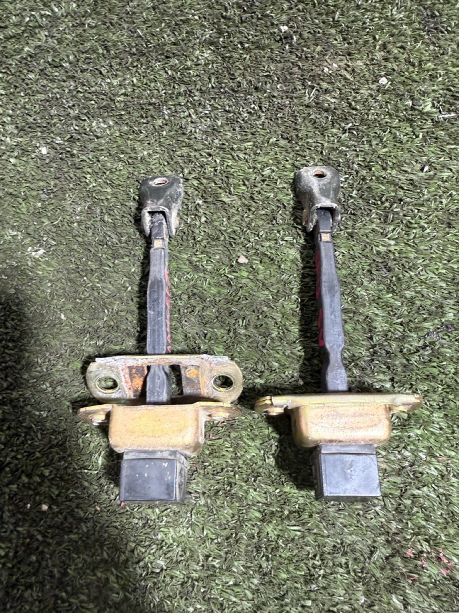 https://gcs.partsauto.market/rn-stockpro.appspot.com/thmbs/userImages/7493bedda53ffbba18042670cc6fed05/part/f6b3295e-4ae4-4f9e-8aeb-9b1bd6a7084f_1746709390101.jpg