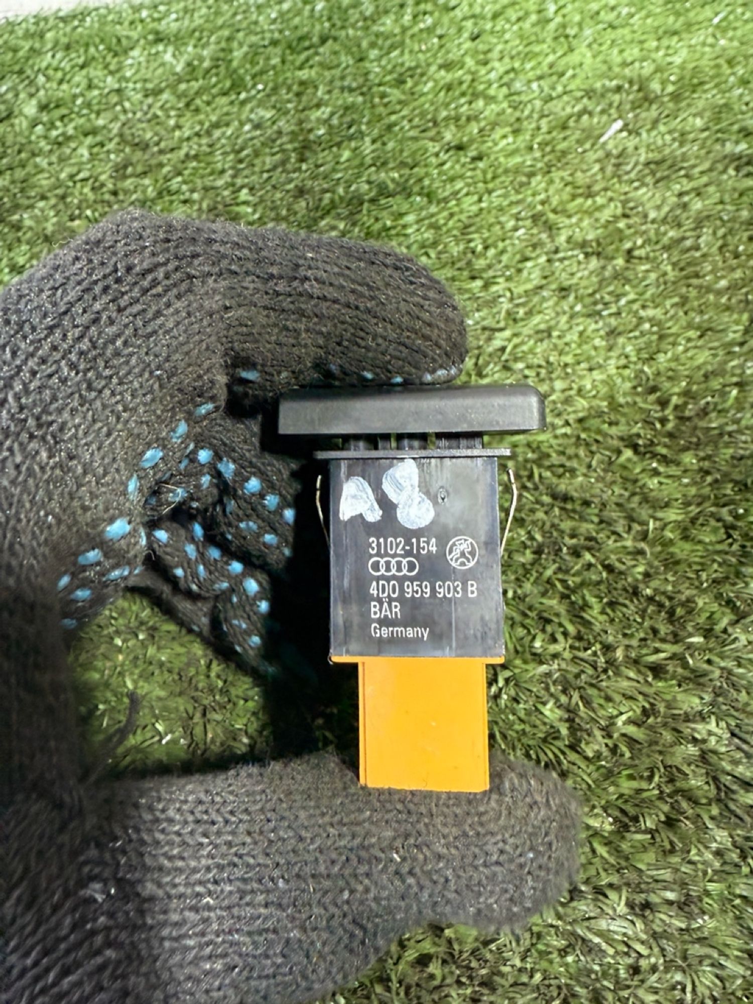 https://gcs.partsauto.market/rn-stockpro.appspot.com/thmbs/userImages/7493bedda53ffbba18042670cc6fed05/part/f72a91d5-bca5-468c-91b9-6eb676463593_1744116594445.jpg