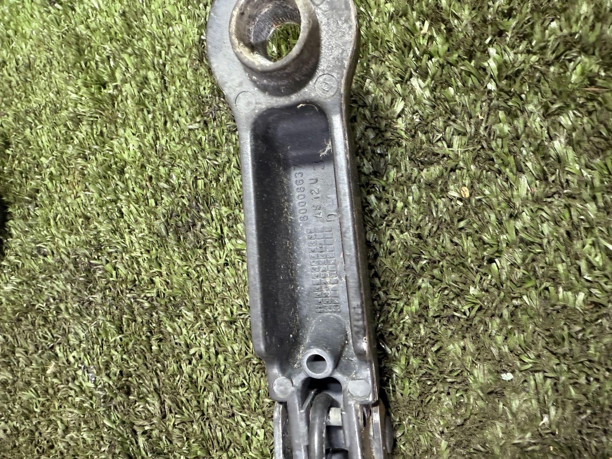 https://gcs.partsauto.market/rn-stockpro.appspot.com/thmbs/userImages/7493bedda53ffbba18042670cc6fed05/part/fdc63d7f-692f-42a0-b8ba-27c4675d0002_1748958476039.jpg