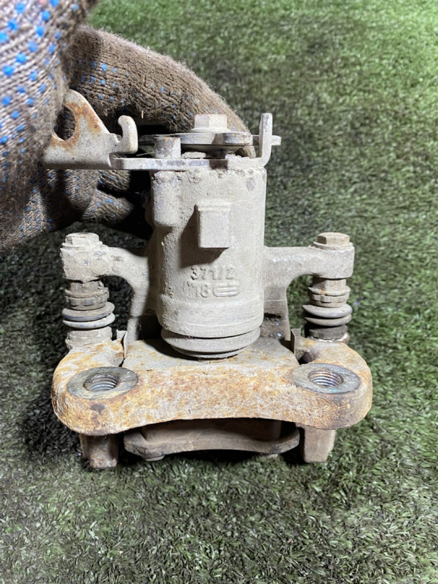 https://gcs.partsauto.market/rn-stockpro.appspot.com/thmbs/userImages/7493bedda53ffbba18042670cc6fed05/part/ff198227-8520-467c-9b7f-0e4ca378bf59_1748871746968.jpg