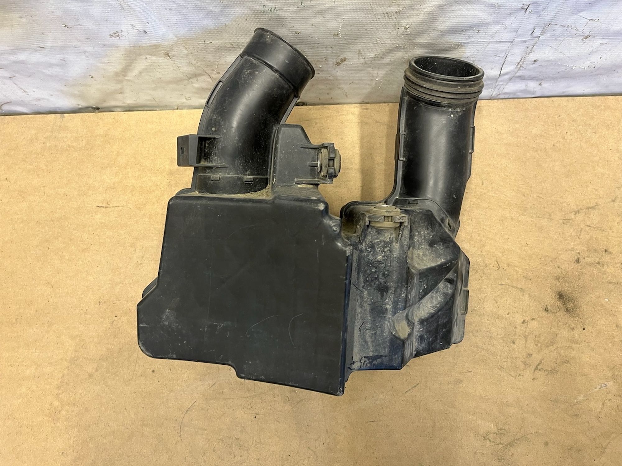 https://gcs.partsauto.market/rn-stockpro.appspot.com/thmbs/userImages/74b999aff9da8d5a09f9ff26dc196135/part/0091ac03-4357-4c38-ae76-a3755658795d_1748427640852.jpg