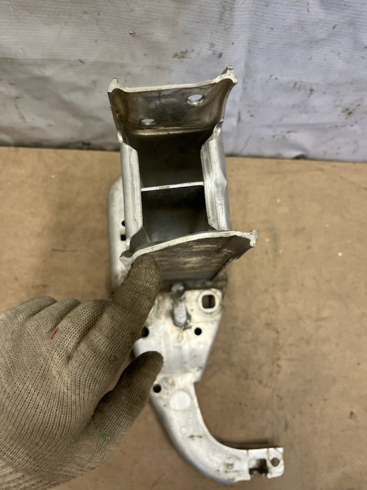 https://gcs.partsauto.market/rn-stockpro.appspot.com/thmbs/userImages/74b999aff9da8d5a09f9ff26dc196135/part/00d822e2-ee03-469d-81b0-456a16557a5e_1750326072992.jpg