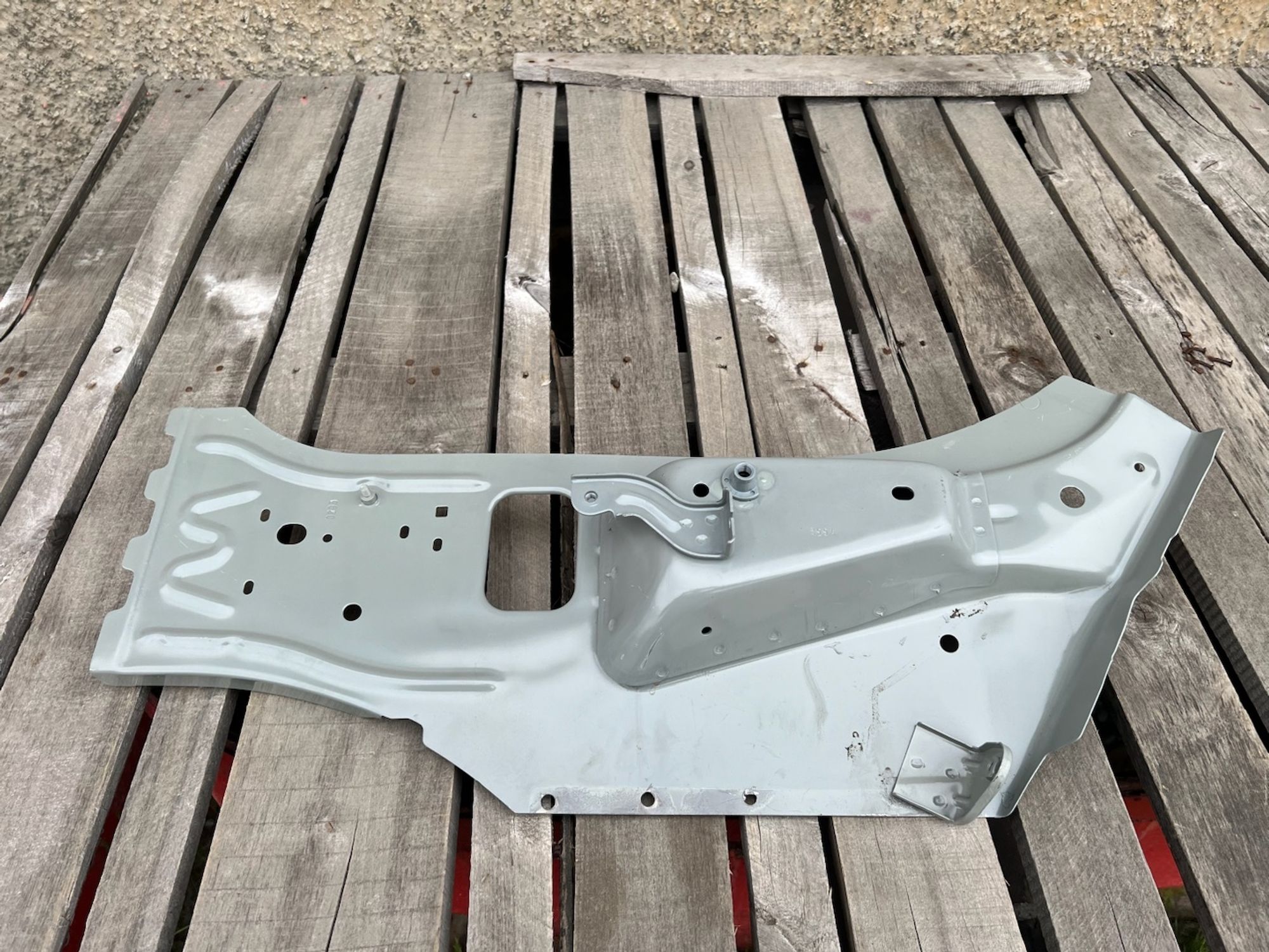 https://gcs.partsauto.market/rn-stockpro.appspot.com/thmbs/userImages/74b999aff9da8d5a09f9ff26dc196135/part/01db513d-5870-4b23-98b5-ecedd2c9b58b_1747674685057.jpg