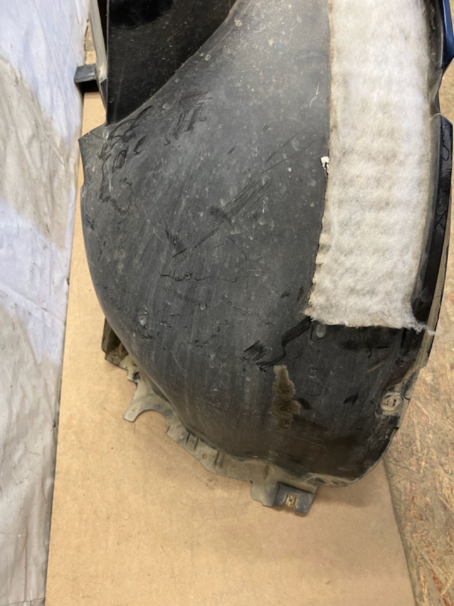 https://gcs.partsauto.market/rn-stockpro.appspot.com/thmbs/userImages/74b999aff9da8d5a09f9ff26dc196135/part/0415b6c6-e4a7-4ceb-b0b0-03608621f557_1748888383668.jpg