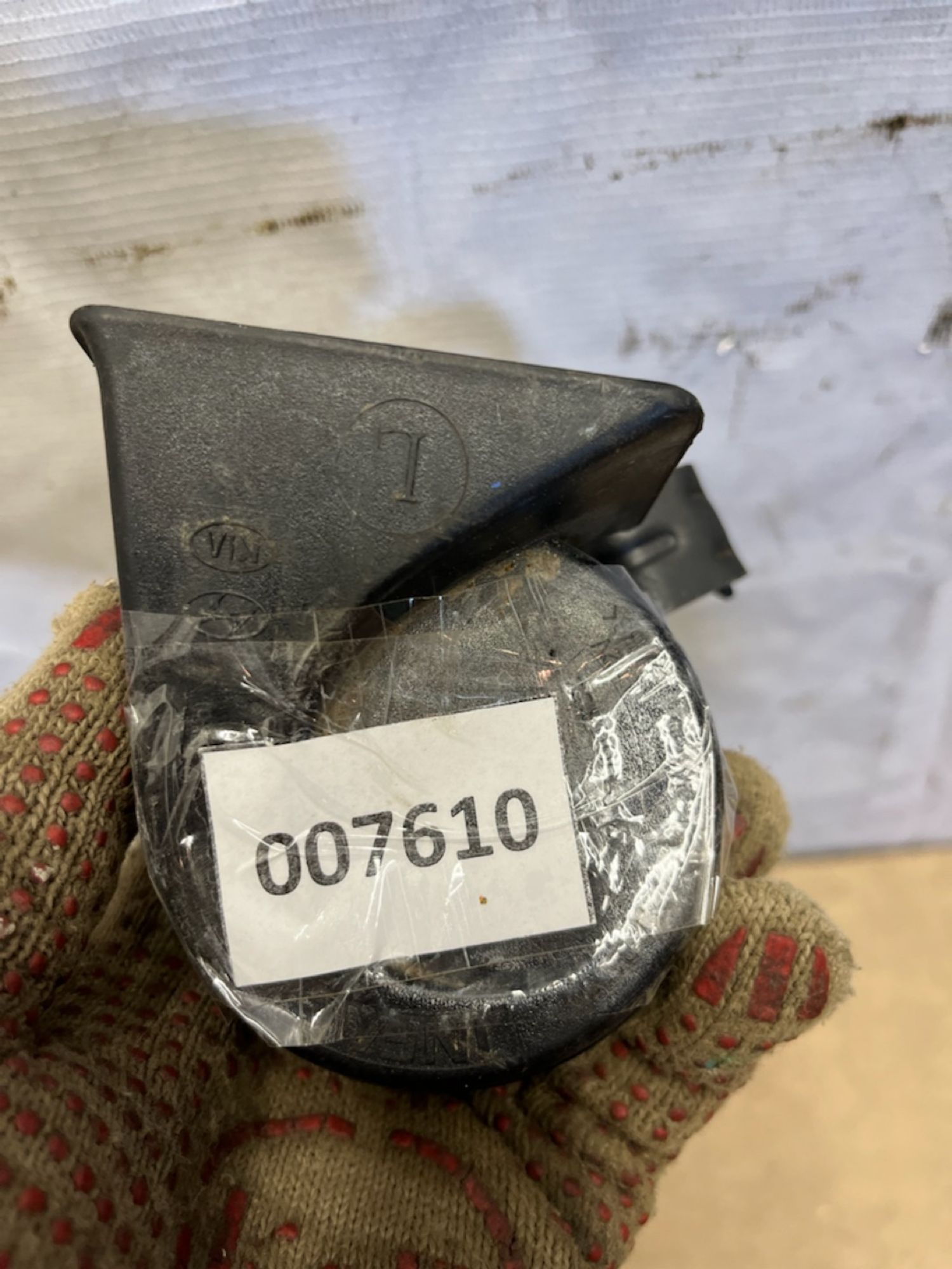 https://gcs.partsauto.market/rn-stockpro.appspot.com/thmbs/userImages/74b999aff9da8d5a09f9ff26dc196135/part/0c0db8a0-a0f9-44be-89ed-62fae22f11b0_1750407536093.jpg