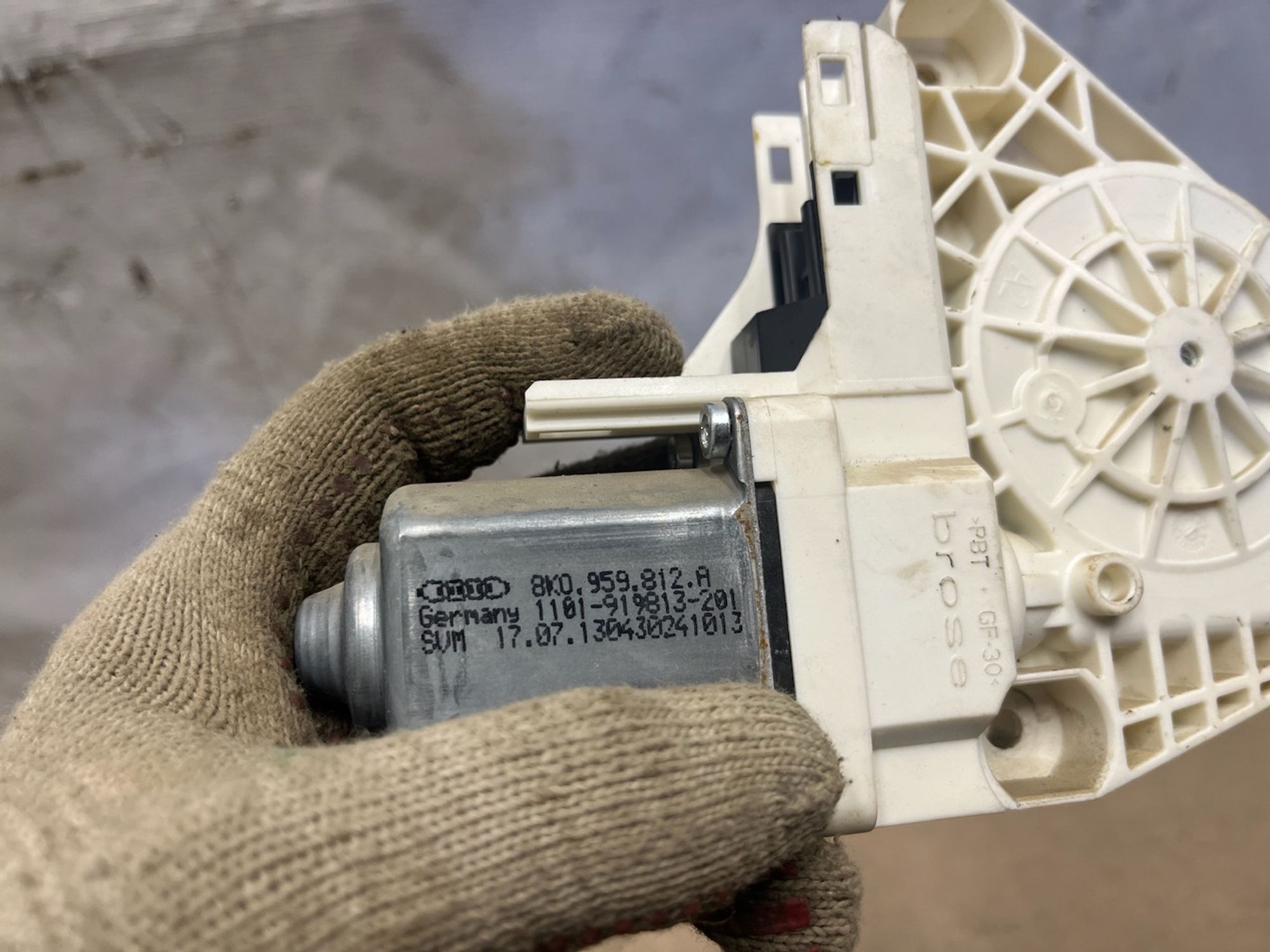 https://gcs.partsauto.market/rn-stockpro.appspot.com/thmbs/userImages/74b999aff9da8d5a09f9ff26dc196135/part/0c24ecd9-dba9-4cf9-831c-de0c5a7e7cc3_1750316187805.jpg