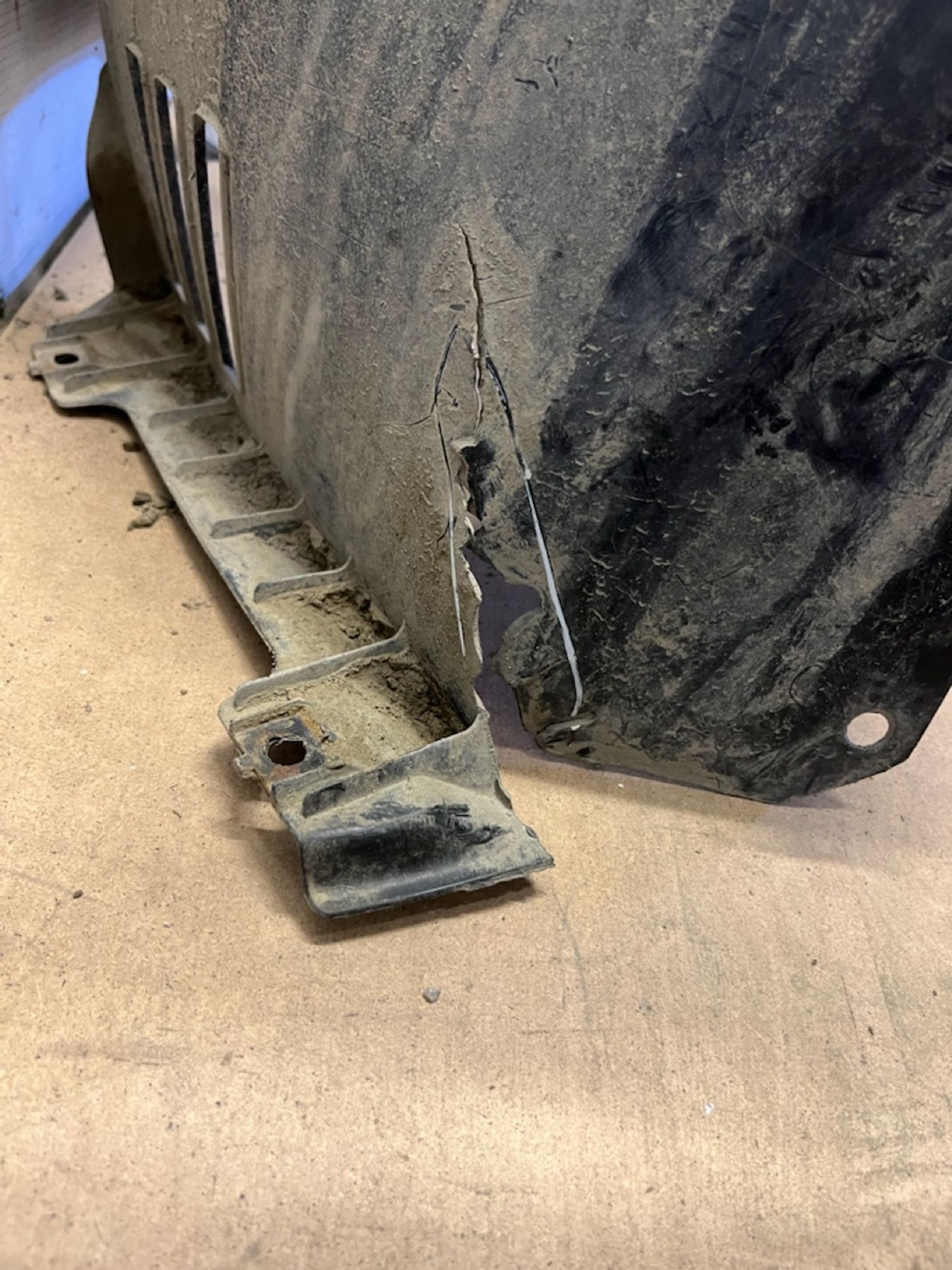 https://gcs.partsauto.market/rn-stockpro.appspot.com/thmbs/userImages/74b999aff9da8d5a09f9ff26dc196135/part/0fb8b170-9673-4df5-ad8e-cb6a25b5b532_1747991061915.jpg