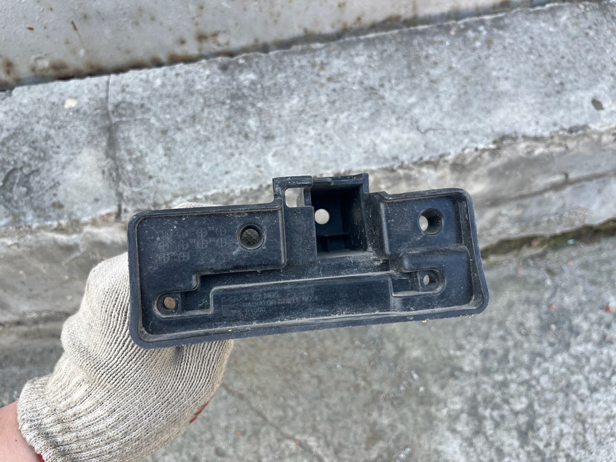 https://gcs.partsauto.market/rn-stockpro.appspot.com/thmbs/userImages/74b999aff9da8d5a09f9ff26dc196135/part/183b4f45-fee7-48f3-9b49-6052ccd9a8f9_1747396386527.jpg