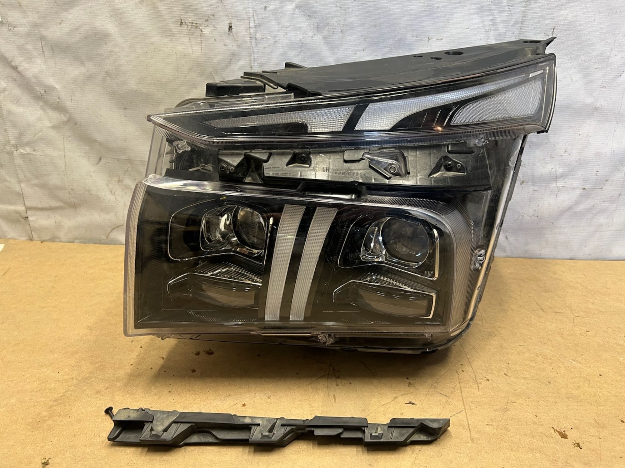 https://gcs.partsauto.market/rn-stockpro.appspot.com/thmbs/userImages/74b999aff9da8d5a09f9ff26dc196135/part/1aefcd1f-58a2-42ff-a6ea-07d64b7032c6_1747848557694.jpg