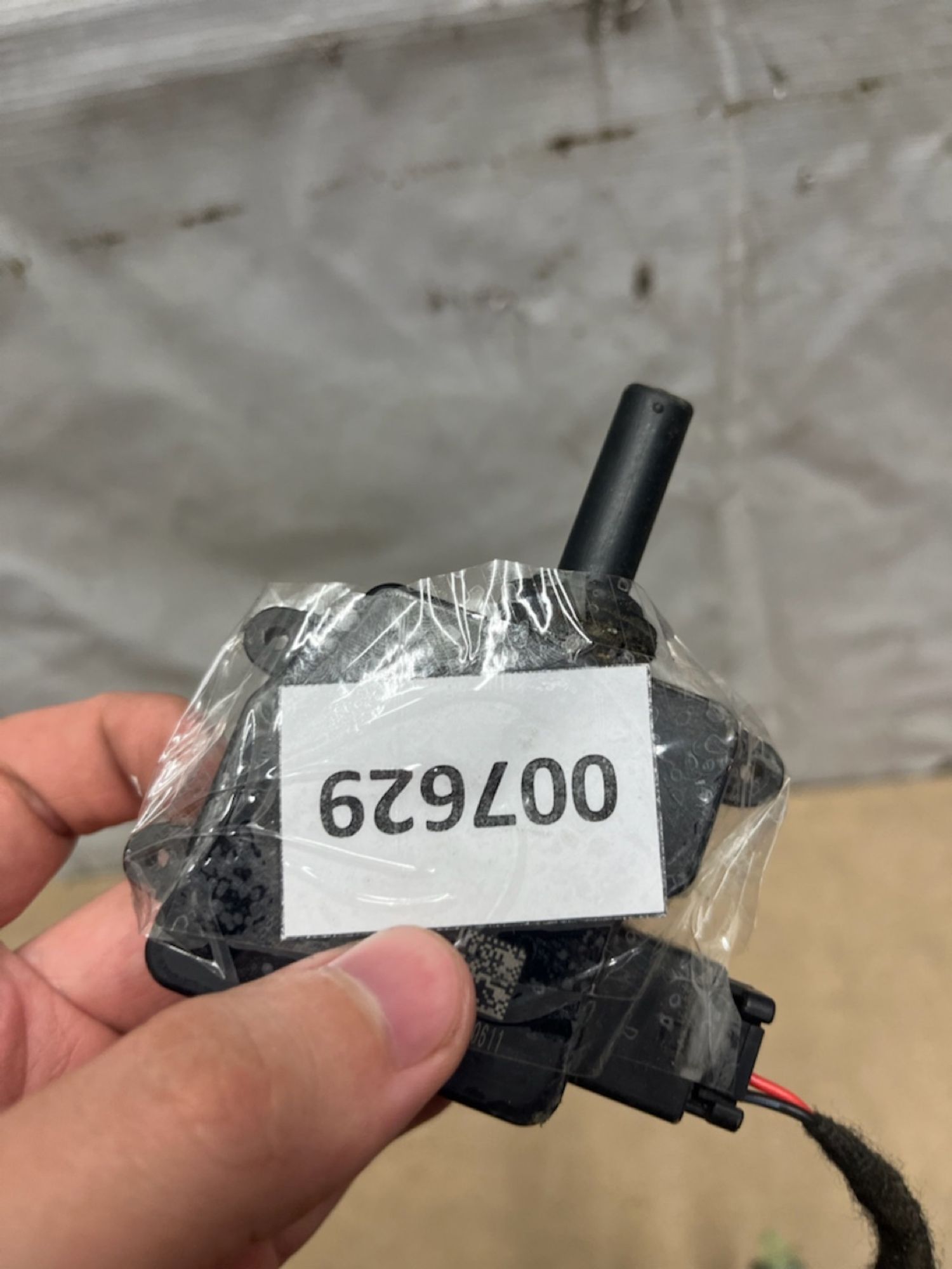 https://gcs.partsauto.market/rn-stockpro.appspot.com/thmbs/userImages/74b999aff9da8d5a09f9ff26dc196135/part/1d00108b-efaf-47ca-be0d-9f387541195d_1750336384832.jpg