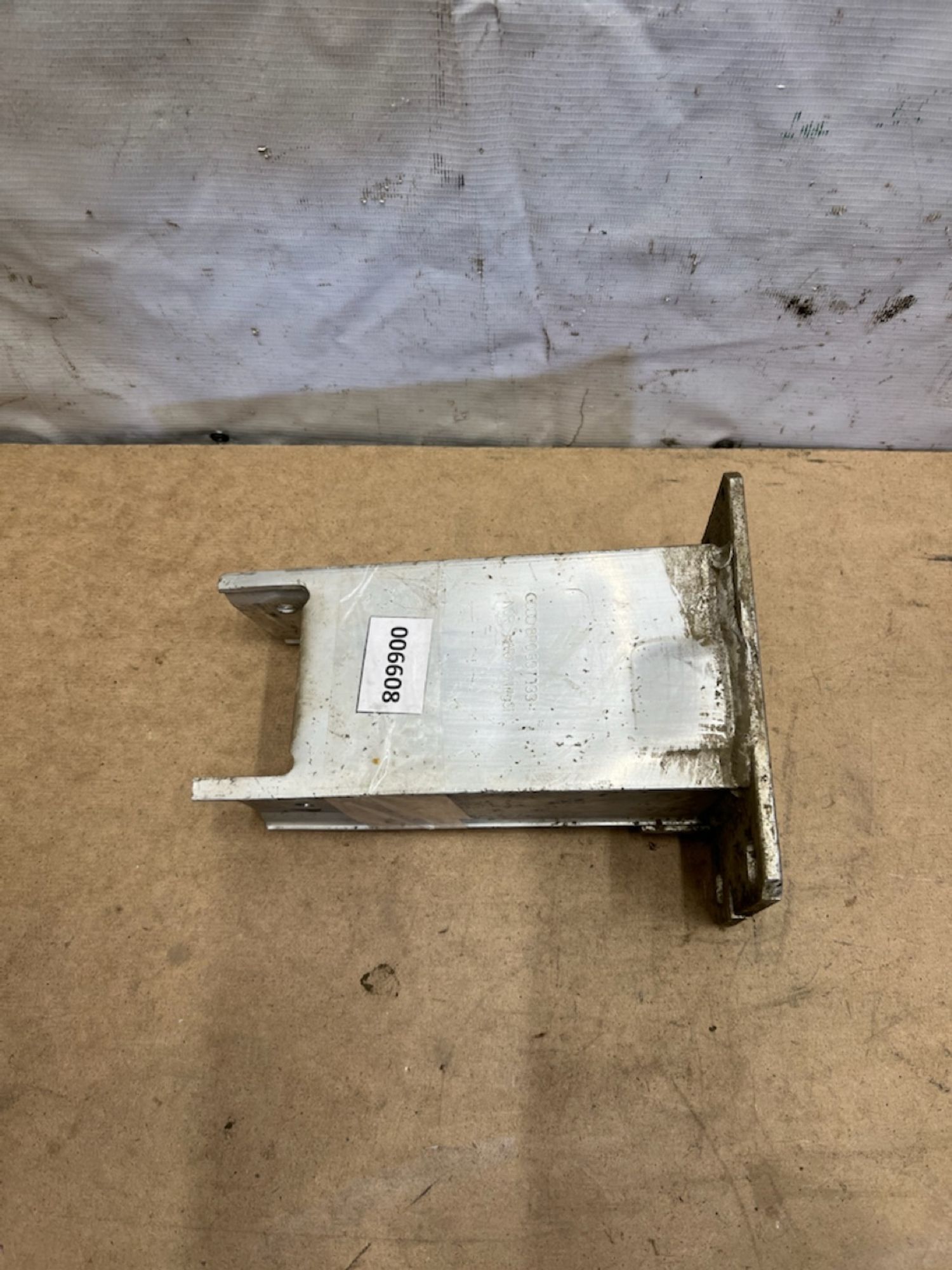 https://gcs.partsauto.market/rn-stockpro.appspot.com/thmbs/userImages/74b999aff9da8d5a09f9ff26dc196135/part/2575931e-c716-4780-a7d2-2542e245a033_1743873274966.jpg