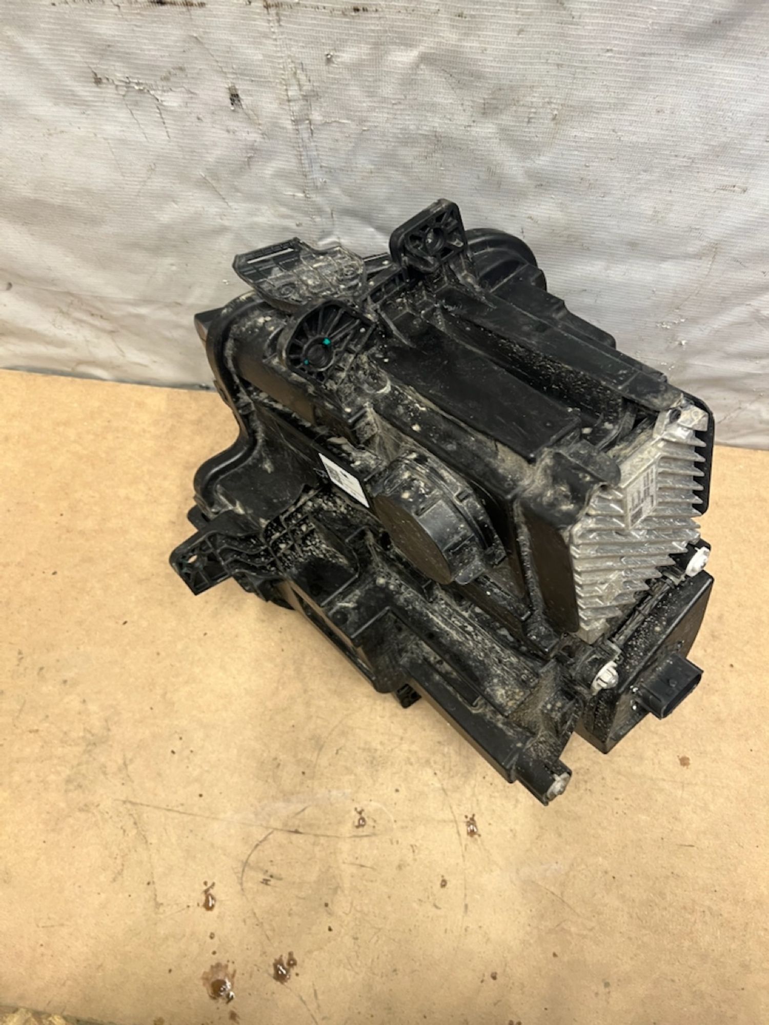 https://gcs.partsauto.market/rn-stockpro.appspot.com/thmbs/userImages/74b999aff9da8d5a09f9ff26dc196135/part/27933e70-a732-4e18-b949-9e07547cab36_1743698084310.jpg