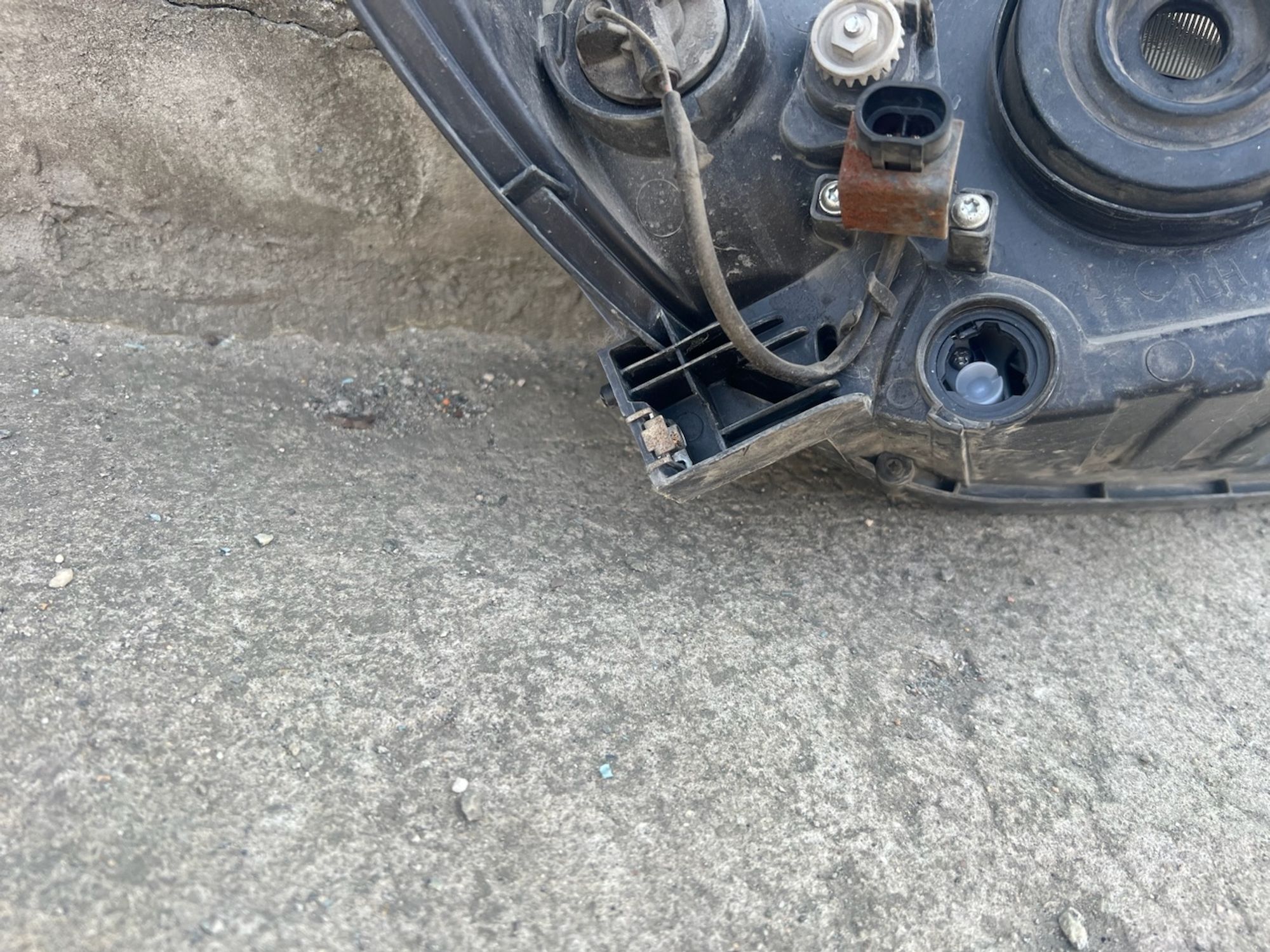 https://gcs.partsauto.market/rn-stockpro.appspot.com/thmbs/userImages/74b999aff9da8d5a09f9ff26dc196135/part/27f74de5-79a8-4141-a0c0-28b0d4fd9a37_1750336125101.jpg