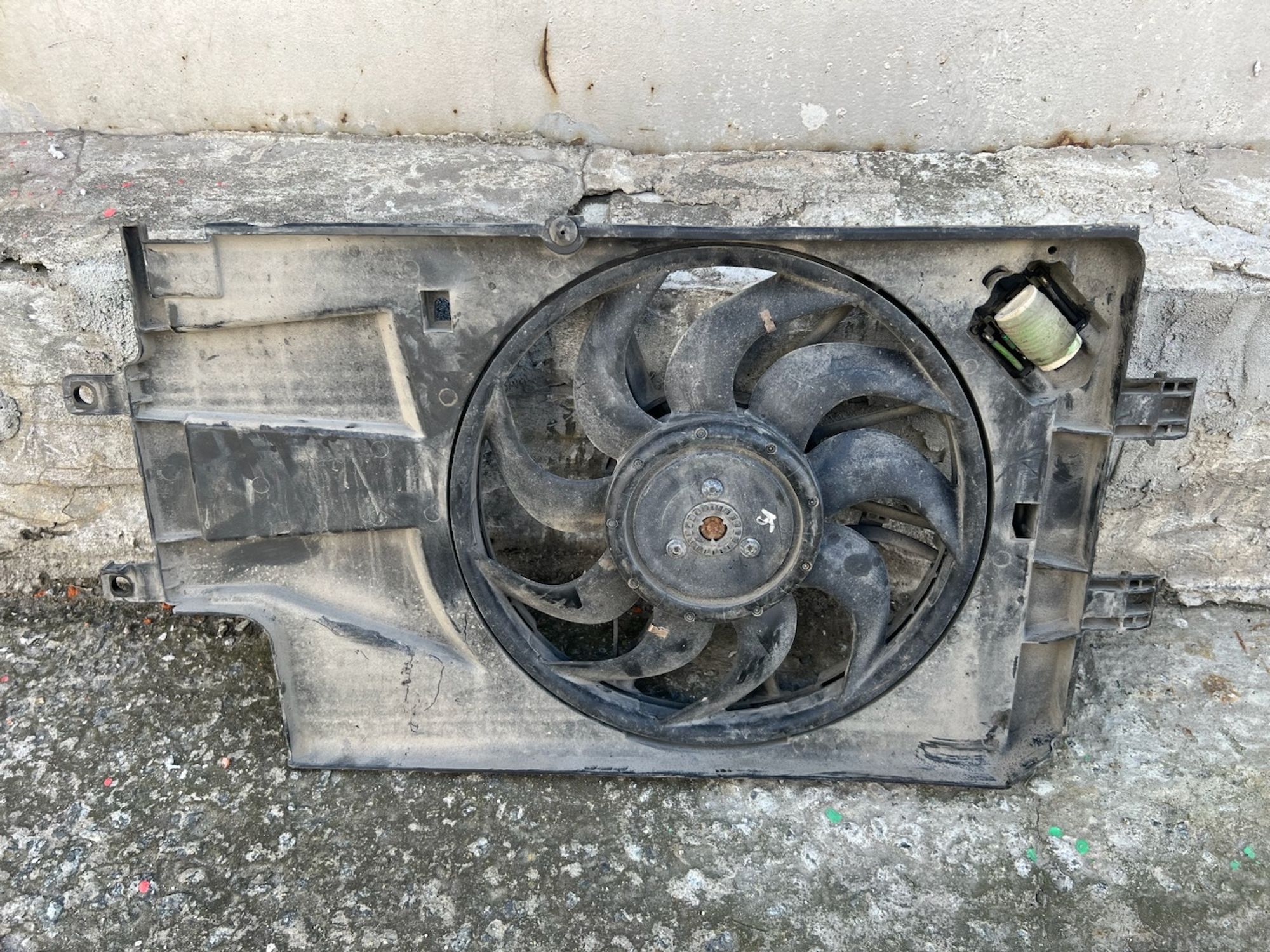 https://gcs.partsauto.market/rn-stockpro.appspot.com/thmbs/userImages/74b999aff9da8d5a09f9ff26dc196135/part/2848a17e-aae5-4468-9ce8-da96affd23e3_1747538536772.jpg