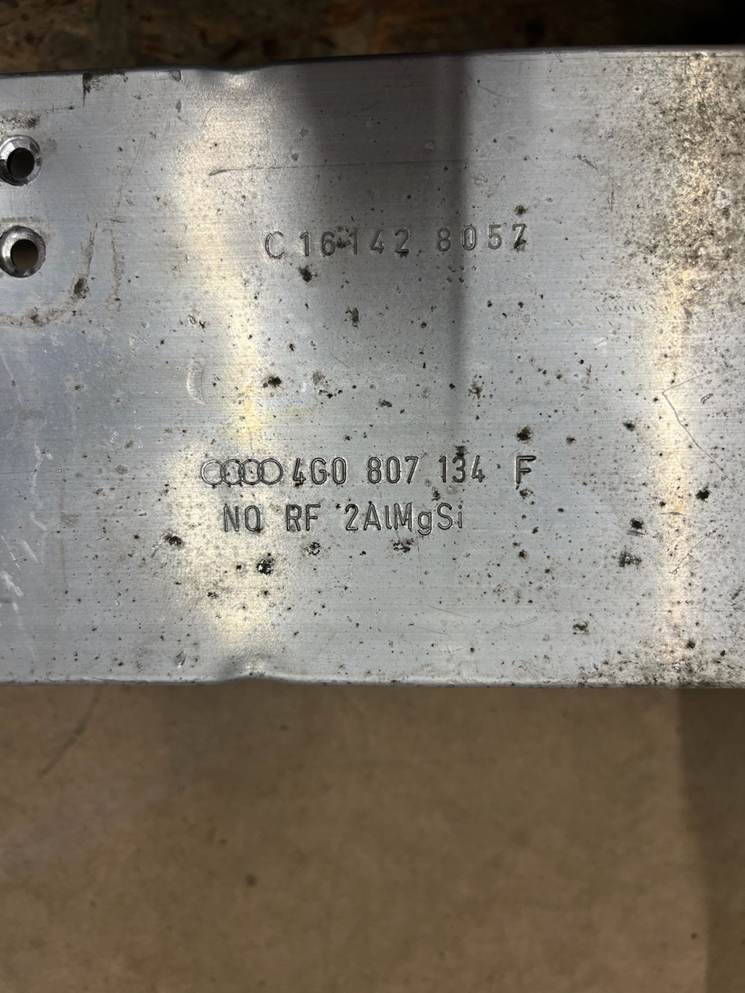 https://gcs.partsauto.market/rn-stockpro.appspot.com/thmbs/userImages/74b999aff9da8d5a09f9ff26dc196135/part/29610543-6cf4-4a99-b7b0-ea3d8a53118f_1750326082393.jpg