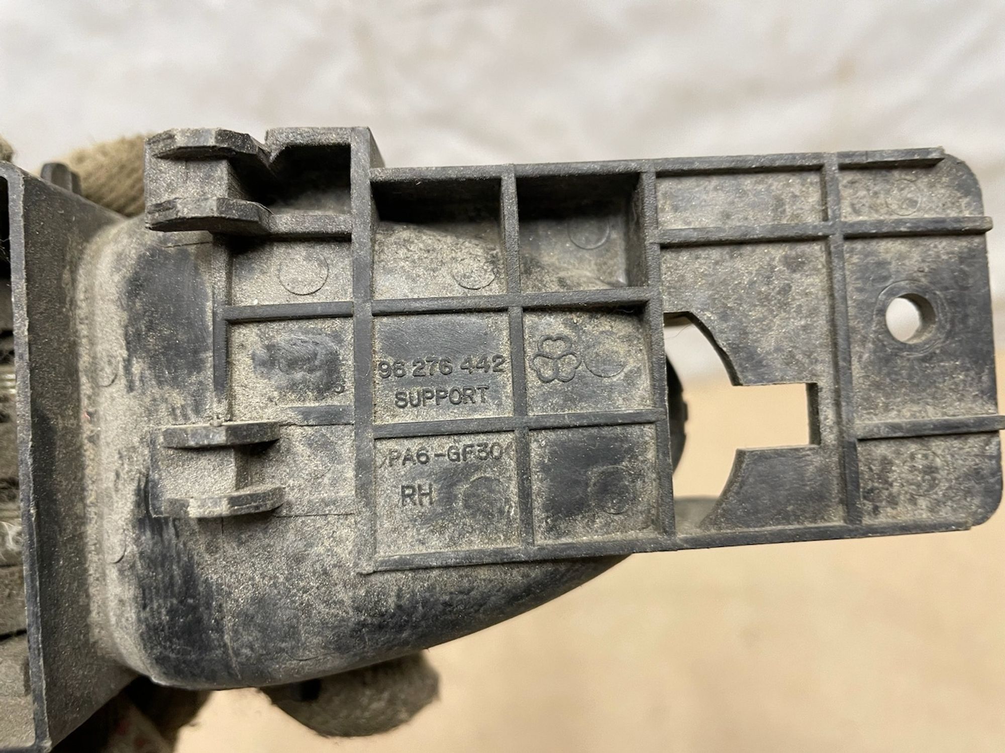https://gcs.partsauto.market/rn-stockpro.appspot.com/thmbs/userImages/74b999aff9da8d5a09f9ff26dc196135/part/31e6a1c5-9a3a-41a0-a73a-af32147d715b_1737031261518.jpg