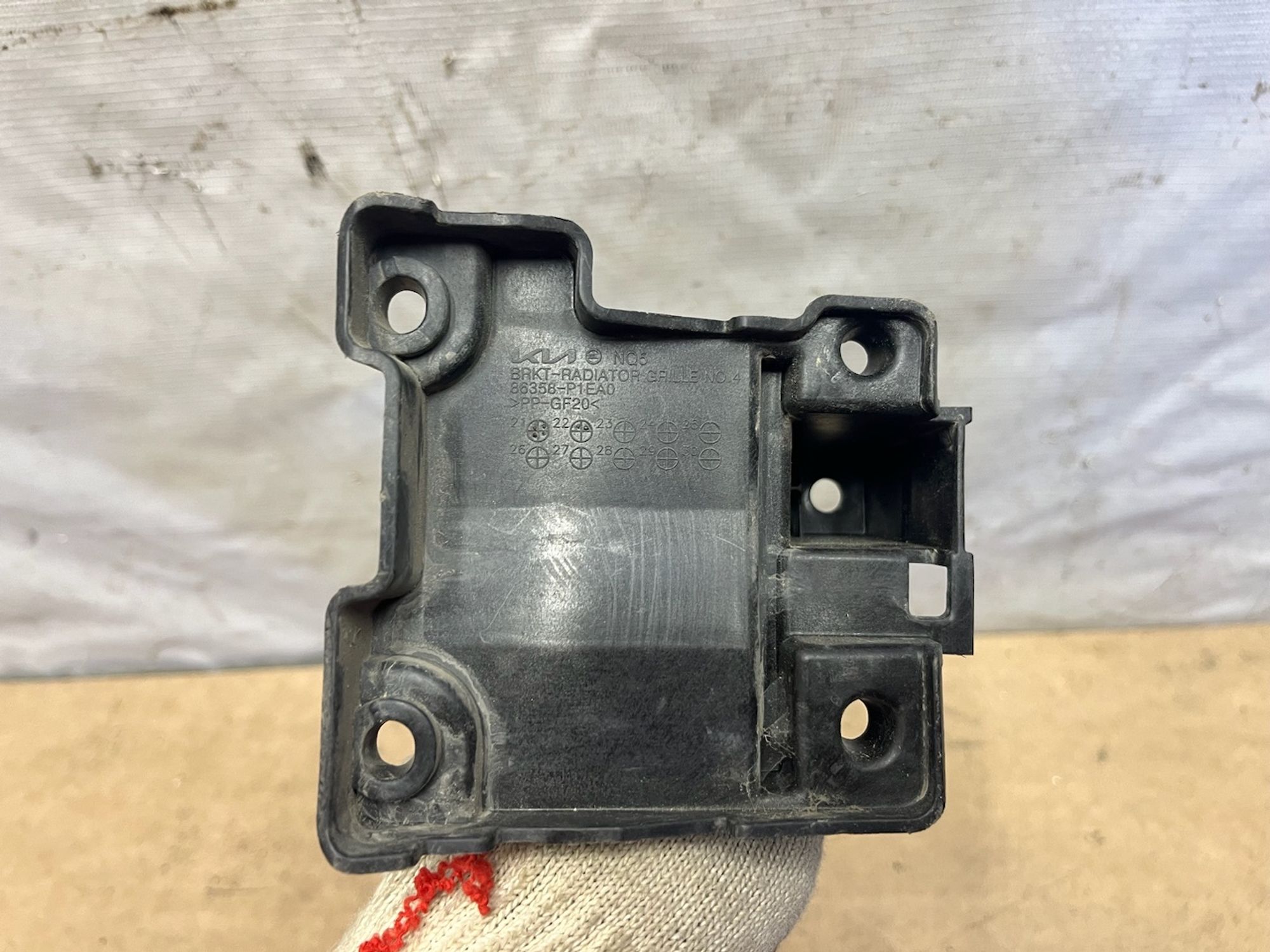https://gcs.partsauto.market/rn-stockpro.appspot.com/thmbs/userImages/74b999aff9da8d5a09f9ff26dc196135/part/39570483-ad0f-44b7-8072-9a1890d60598_1746187059507.jpg