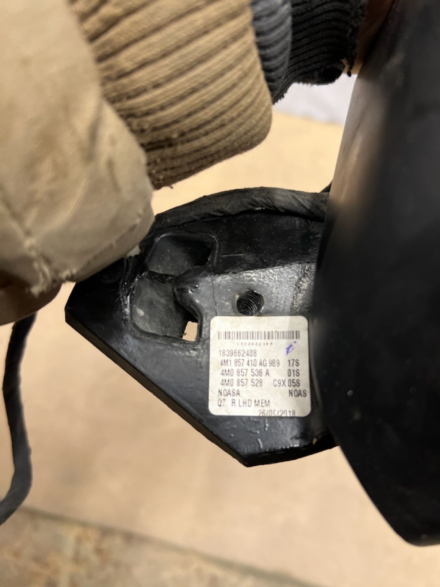 https://gcs.partsauto.market/rn-stockpro.appspot.com/thmbs/userImages/74b999aff9da8d5a09f9ff26dc196135/part/3a7cde54-a930-44e6-b08f-7cc13ff31135_1743874107592.jpg