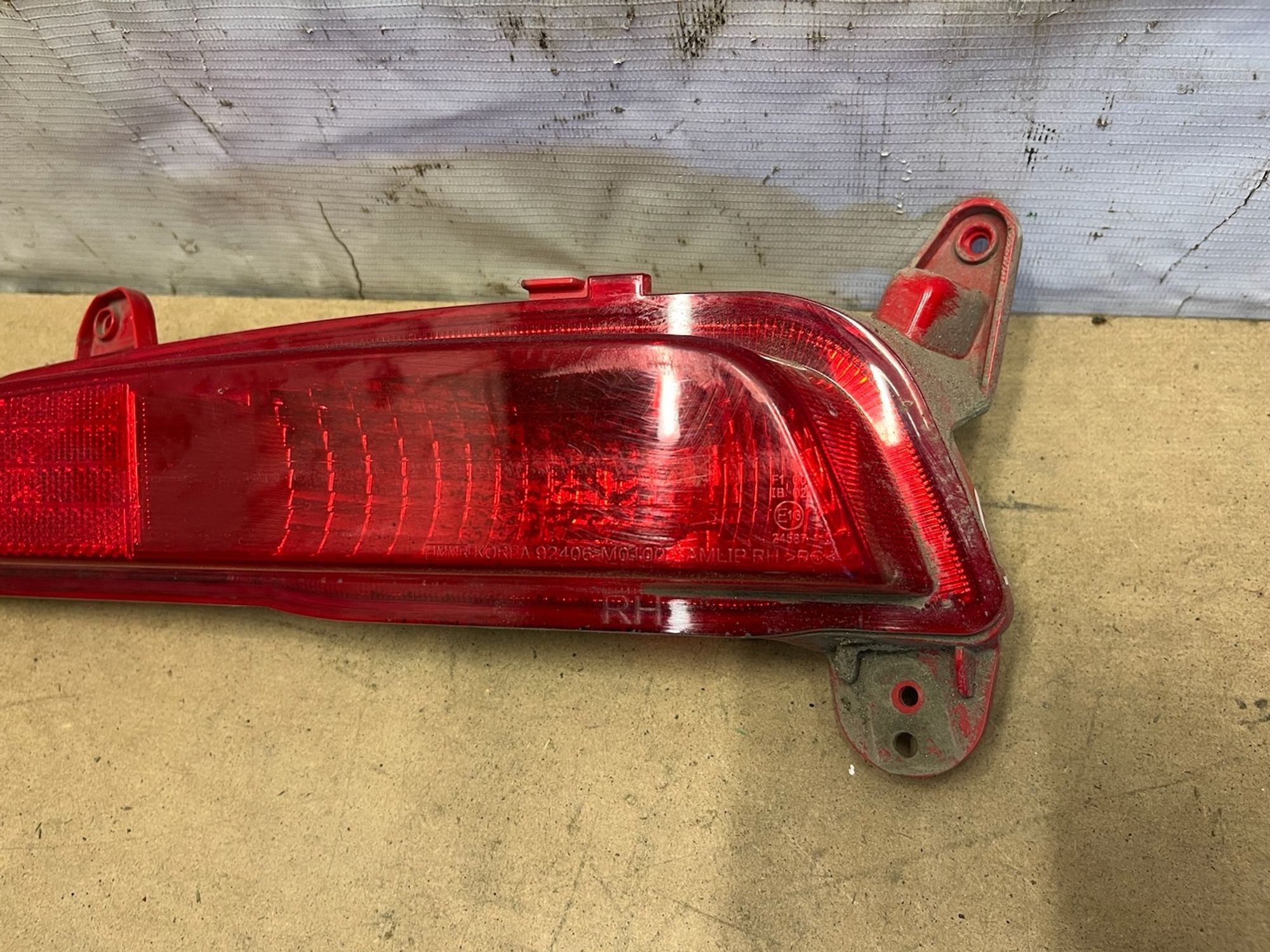 https://gcs.partsauto.market/rn-stockpro.appspot.com/thmbs/userImages/74b999aff9da8d5a09f9ff26dc196135/part/3b4f96b3-2721-4bb4-b3a9-1d764a068067_1747918241899.jpg