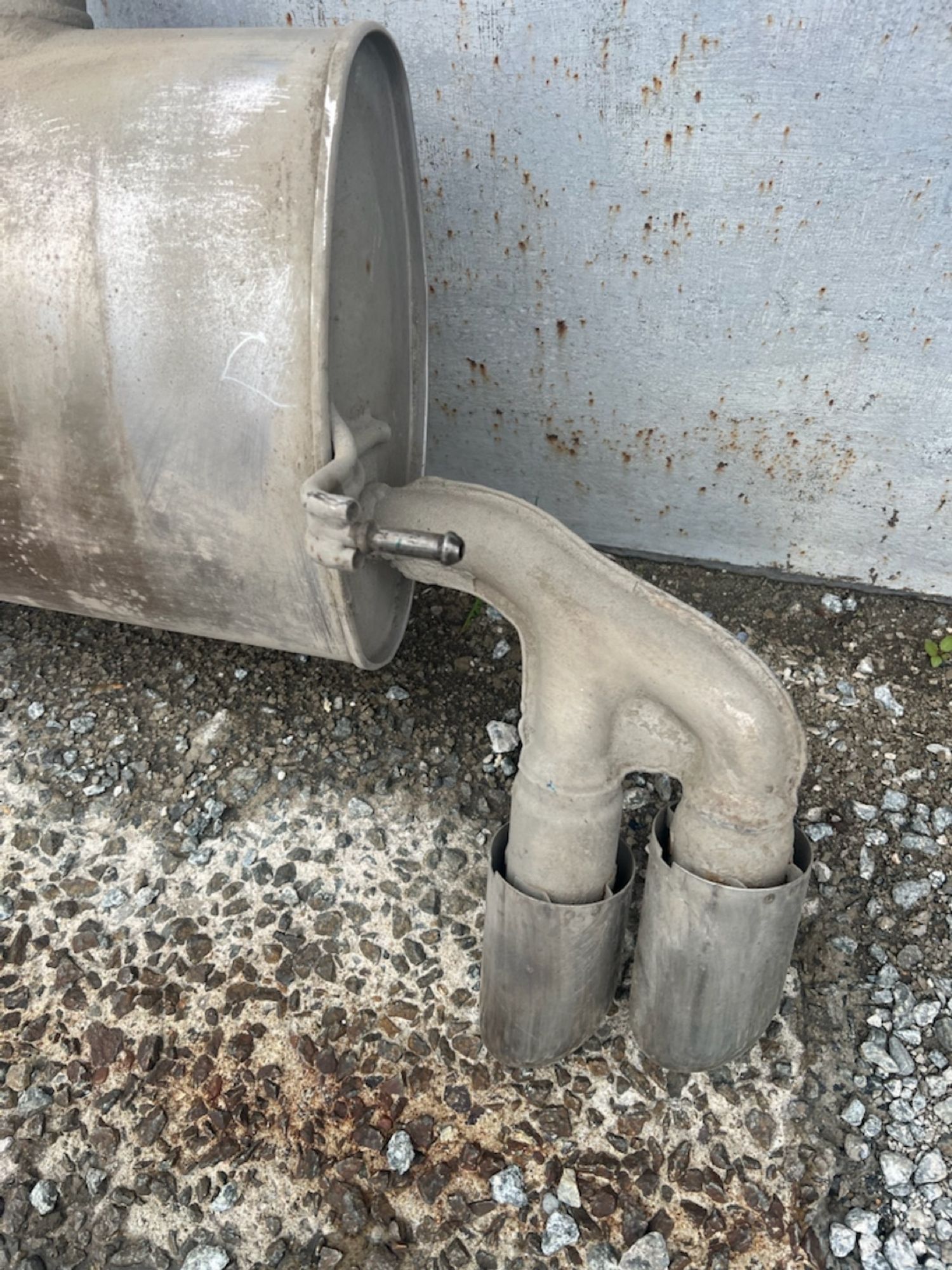 https://gcs.partsauto.market/rn-stockpro.appspot.com/thmbs/userImages/74b999aff9da8d5a09f9ff26dc196135/part/3b55e0e1-1691-4e5b-a5c7-e3884a942f89_1747243403444.jpg