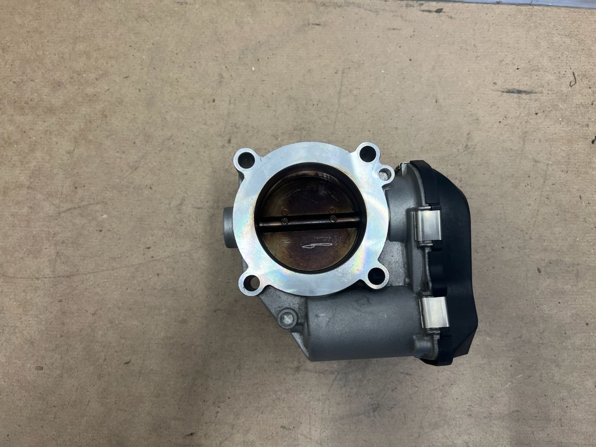 https://gcs.partsauto.market/rn-stockpro.appspot.com/thmbs/userImages/74b999aff9da8d5a09f9ff26dc196135/part/3f5888ec-0e37-46e9-8f9e-1fdf1a4dd2ed_1743871757292.jpg