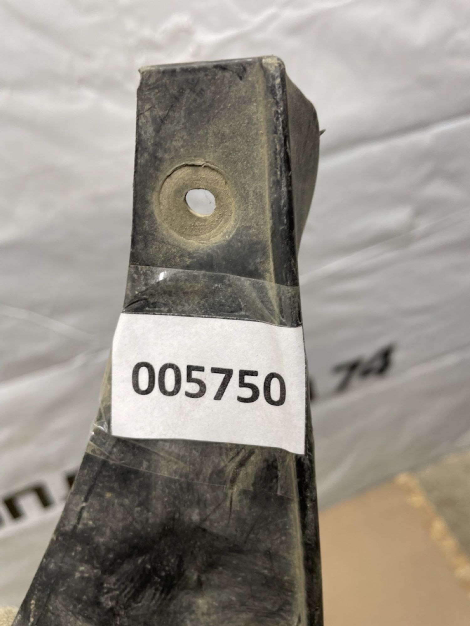 https://gcs.partsauto.market/rn-stockpro.appspot.com/thmbs/userImages/74b999aff9da8d5a09f9ff26dc196135/part/43b68382-7450-4b90-a9d4-f67420e17727_1737635858905.jpg