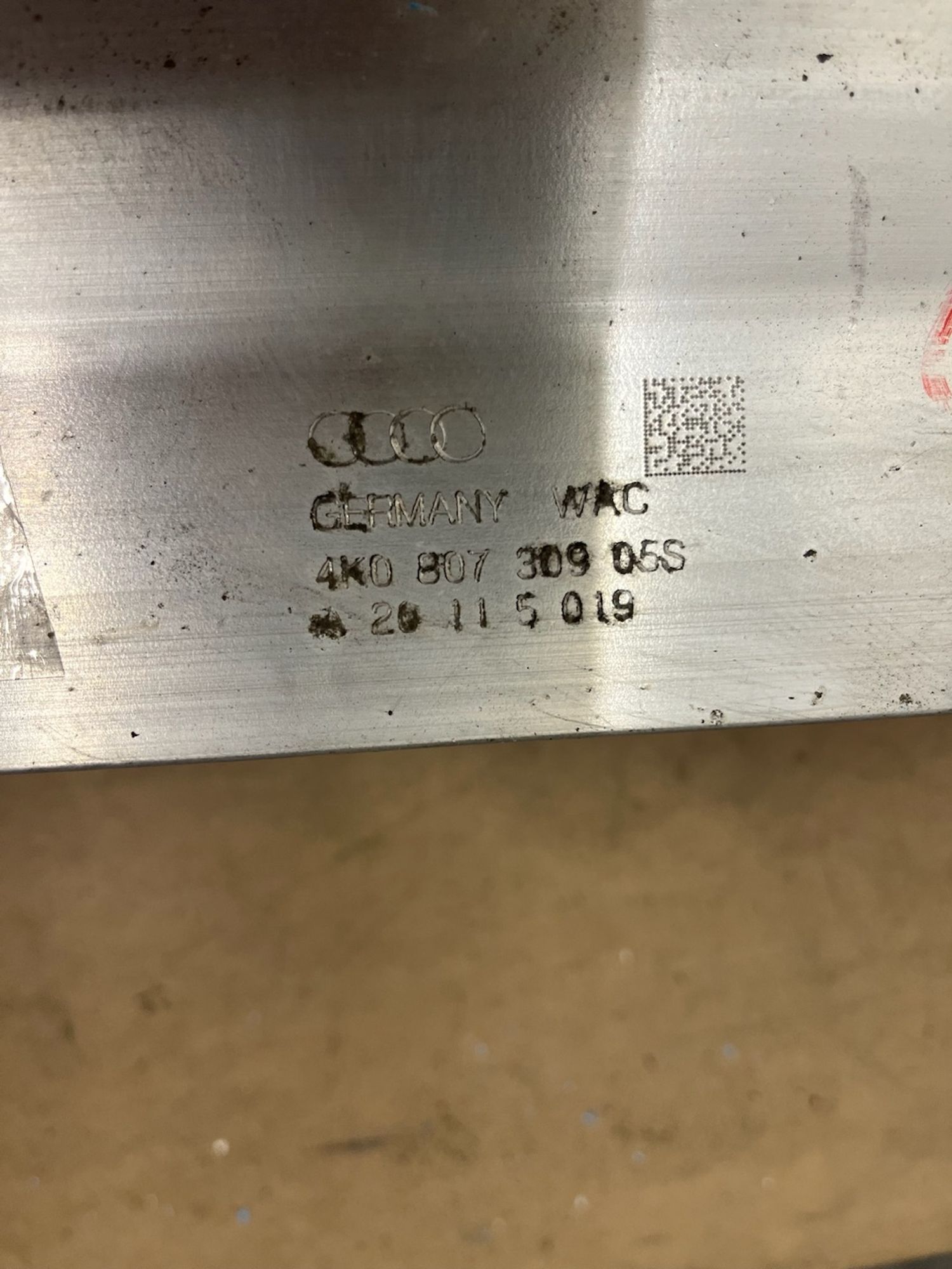 https://gcs.partsauto.market/rn-stockpro.appspot.com/thmbs/userImages/74b999aff9da8d5a09f9ff26dc196135/part/46ea357d-55c1-4b6b-b81c-5b9859f00a0b_1745307791277.jpg
