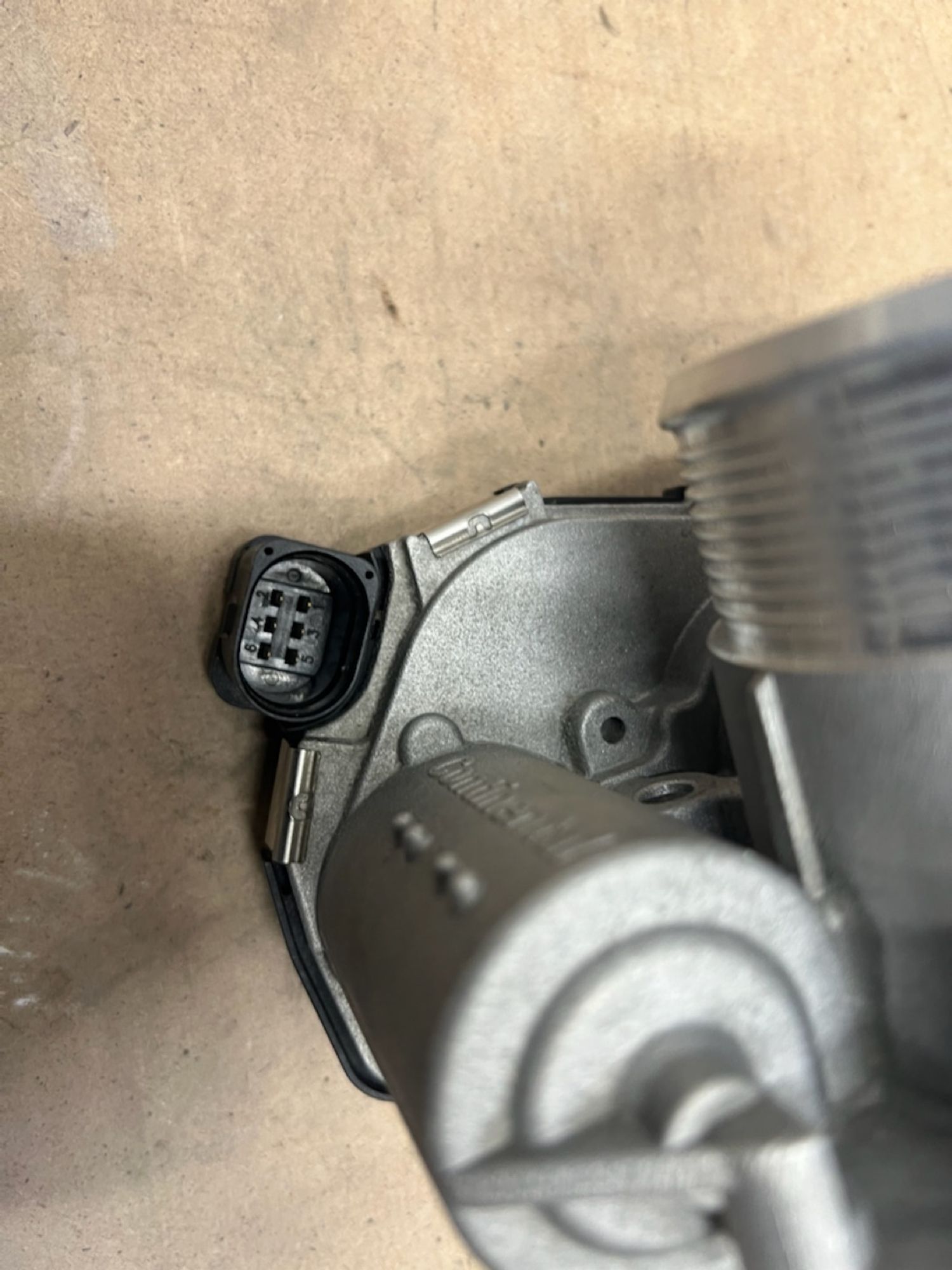 https://gcs.partsauto.market/rn-stockpro.appspot.com/thmbs/userImages/74b999aff9da8d5a09f9ff26dc196135/part/49bc585e-3220-4ed5-8b1b-c37427e9c32d_1743871766194.jpg