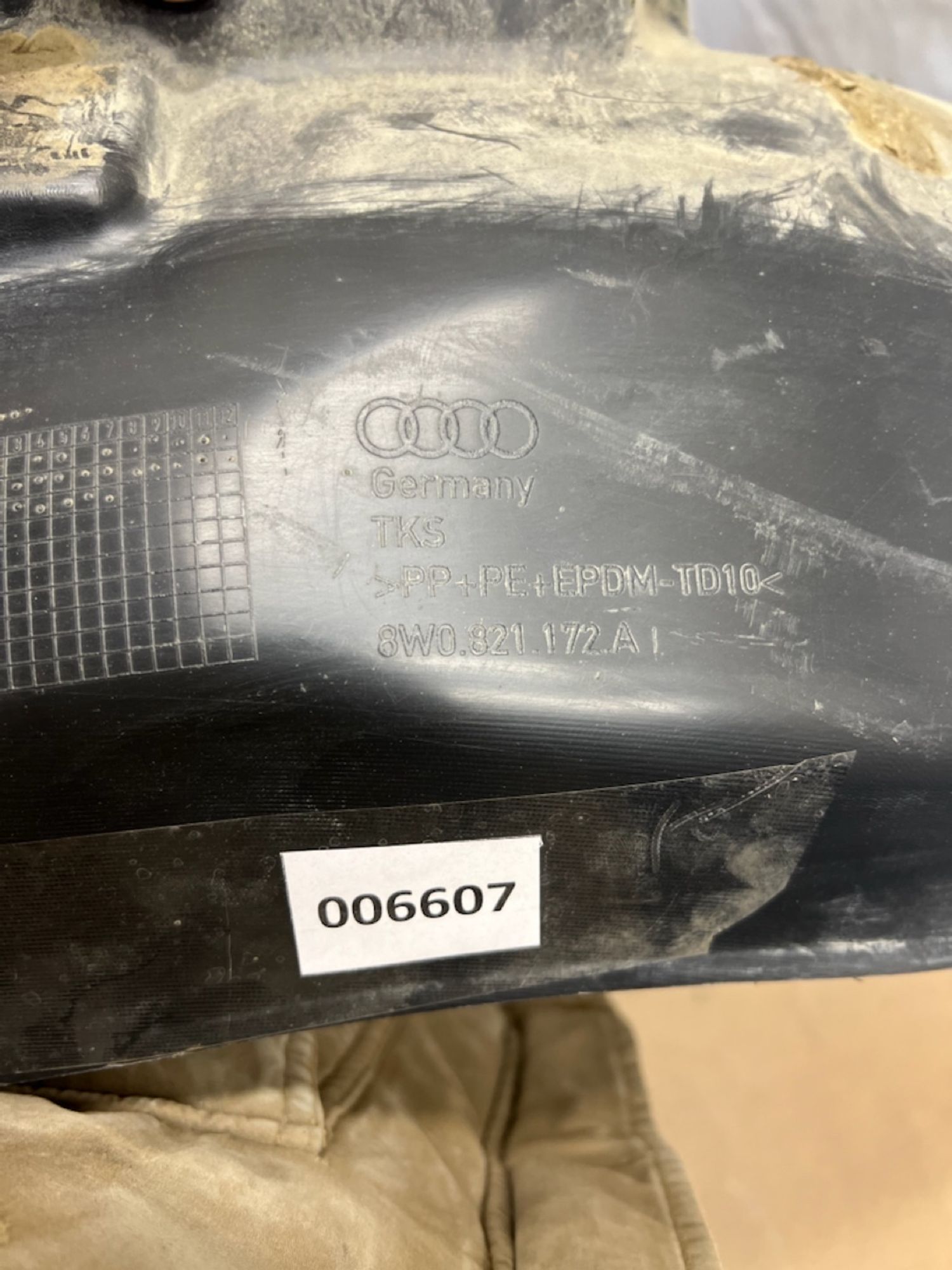 https://gcs.partsauto.market/rn-stockpro.appspot.com/thmbs/userImages/74b999aff9da8d5a09f9ff26dc196135/part/4db8d09f-db2e-4e28-a6b5-c9d18a346971_1743874787998.jpg