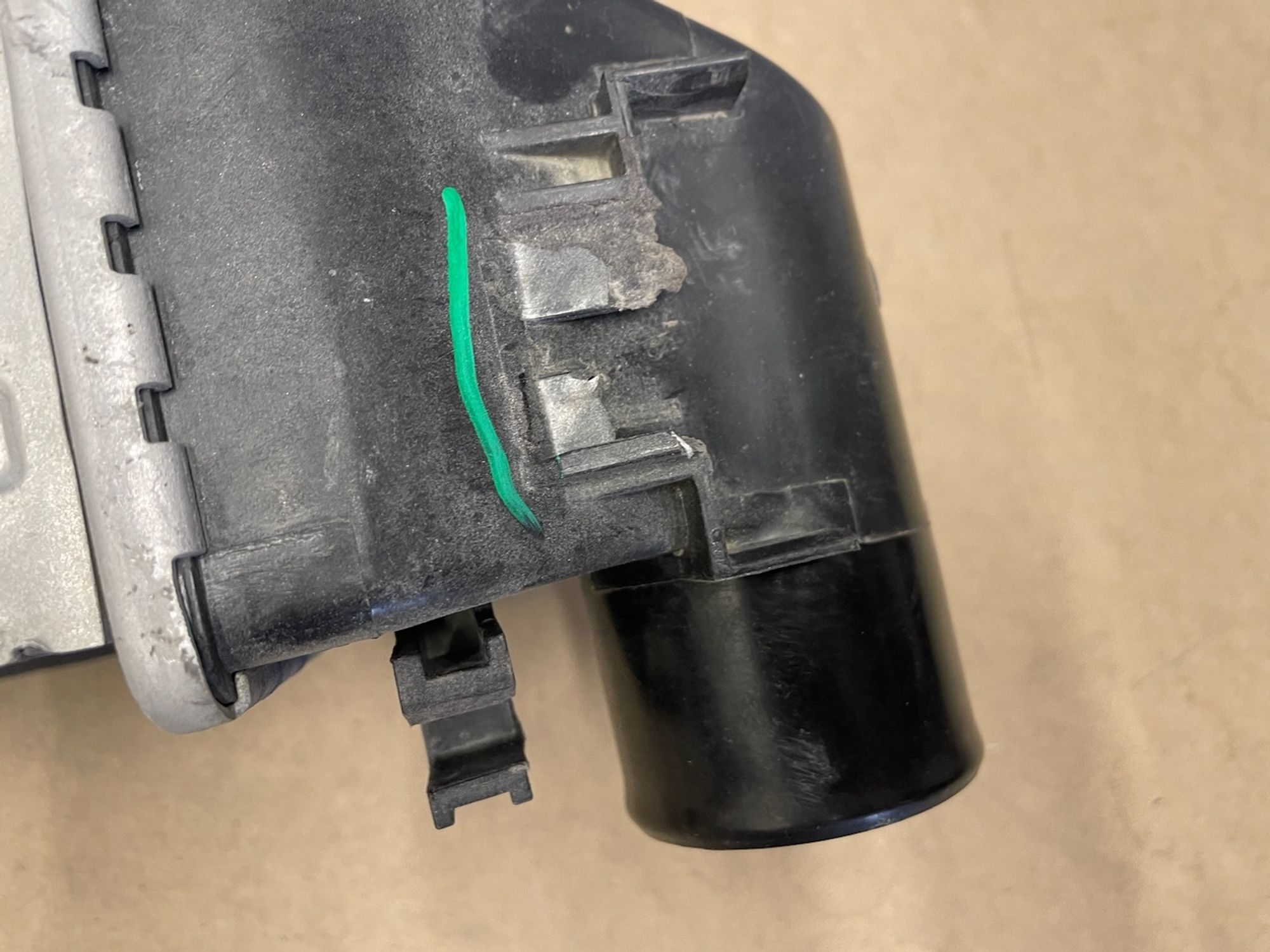 https://gcs.partsauto.market/rn-stockpro.appspot.com/thmbs/userImages/74b999aff9da8d5a09f9ff26dc196135/part/52048ce3-1849-421b-9a24-7e1a8e4a19b8_1740659202917.jpg
