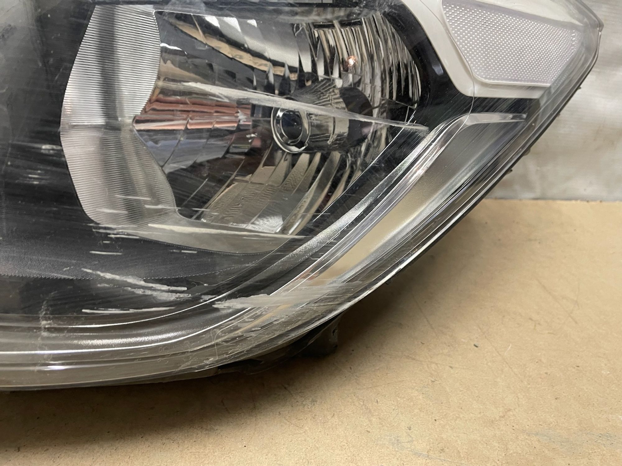 https://gcs.partsauto.market/rn-stockpro.appspot.com/thmbs/userImages/74b999aff9da8d5a09f9ff26dc196135/part/5247e364-1a81-4fda-b53d-981392bc9b12_1738667761831.jpg
