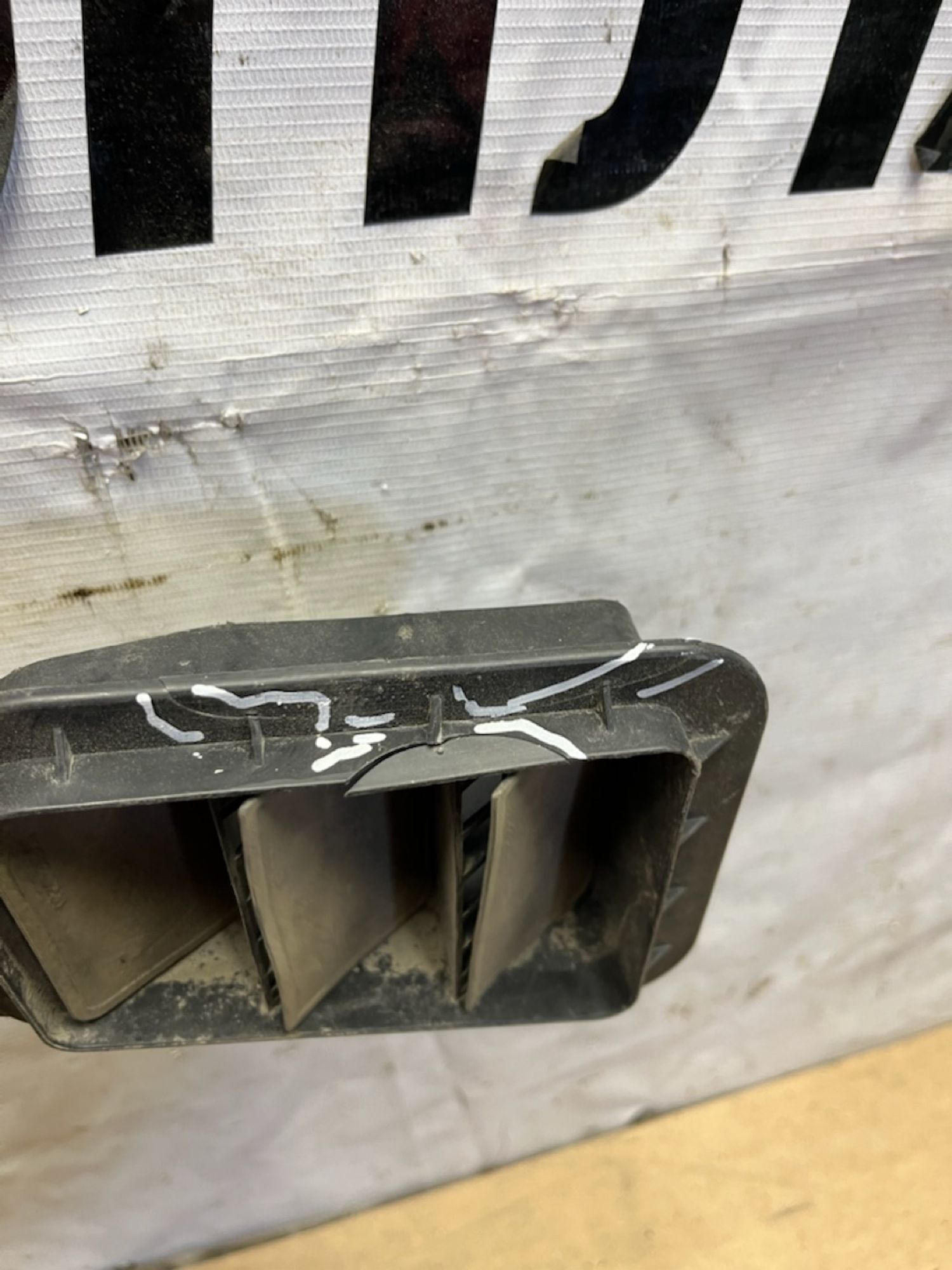 https://gcs.partsauto.market/rn-stockpro.appspot.com/thmbs/userImages/74b999aff9da8d5a09f9ff26dc196135/part/543f2016-ec65-4595-b99b-c511ede9c1a5_1747376574982.jpg